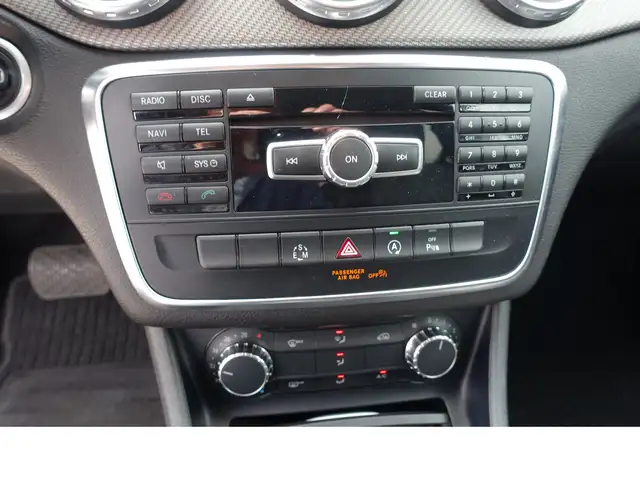 Mercedes-Benz Gla view 13