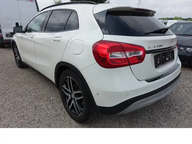 Mercedes-Benz Gla view 6