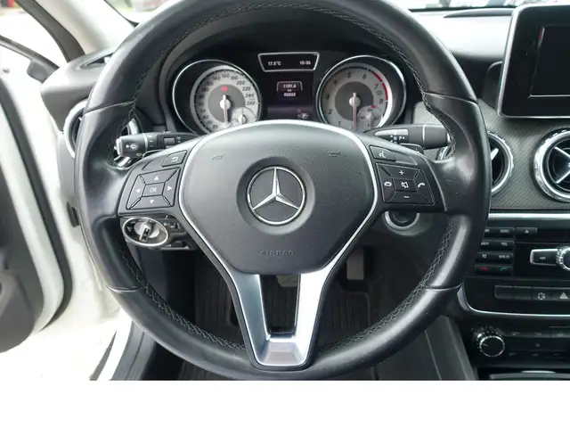 Mercedes-Benz Gla view 10