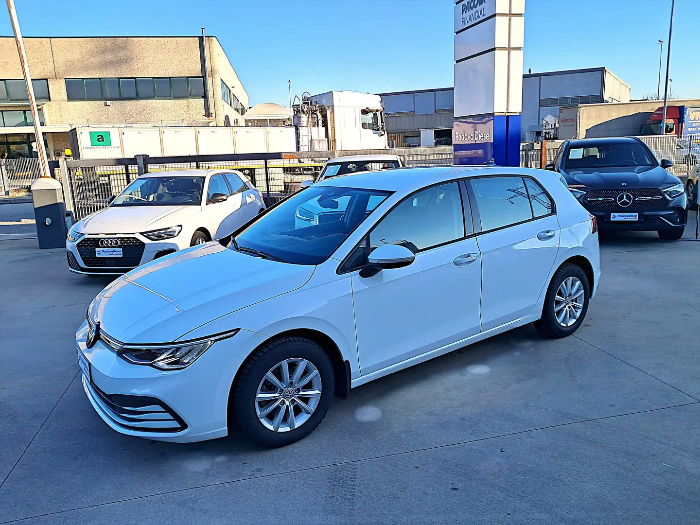 Volkswagen Golf 1.0 tsi evo Life 110cv Bianco - 1