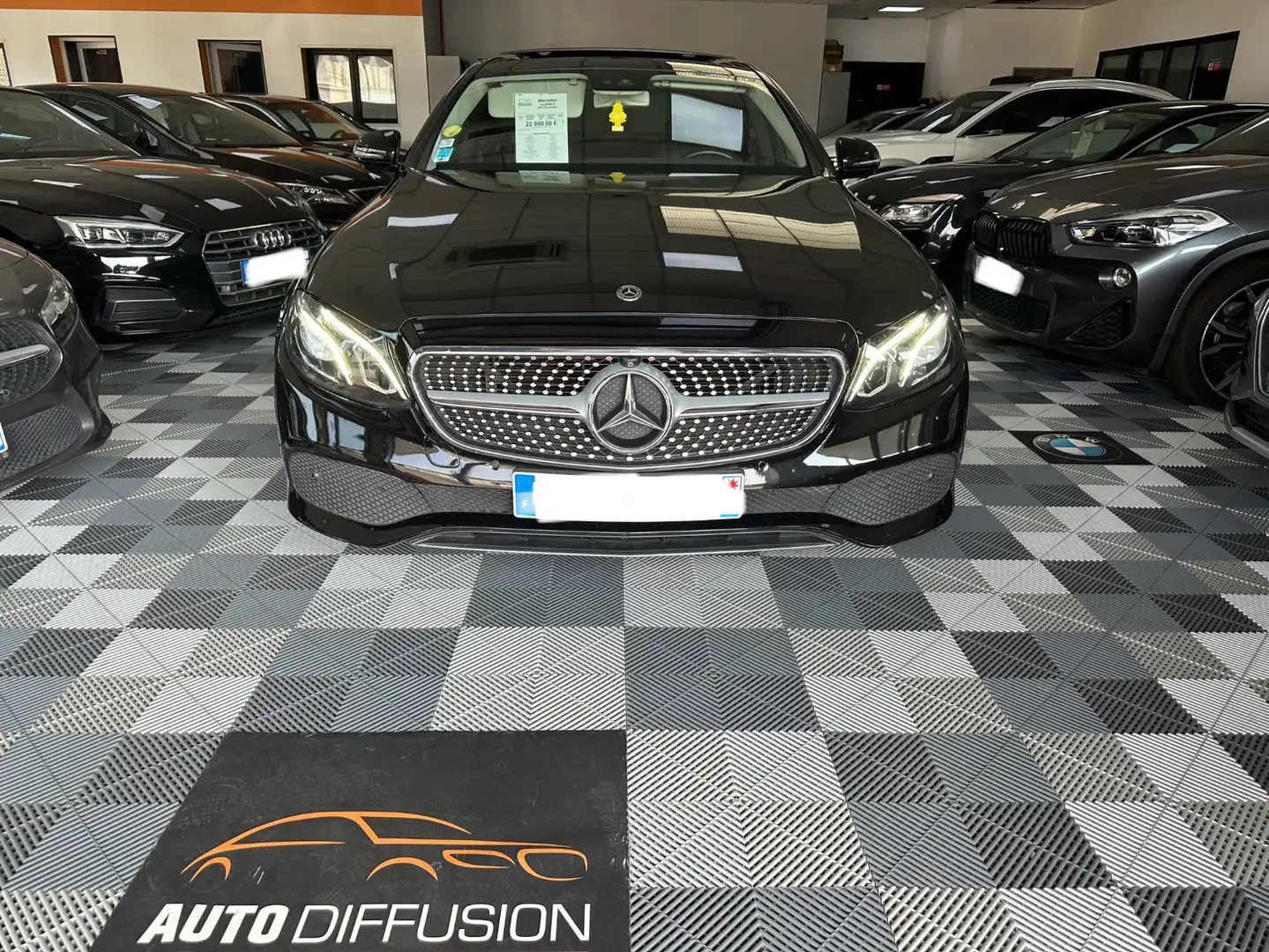 Mercedes-Benz E 200 E 200 d AMG LINE Brown - 1