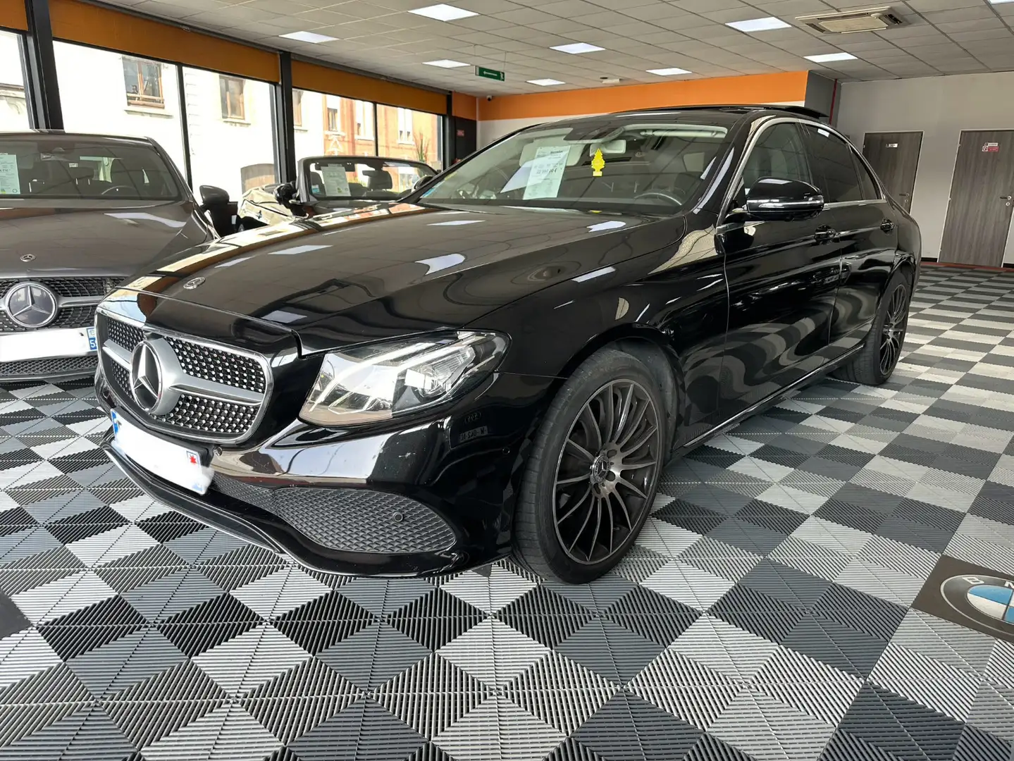 Mercedes-Benz E 200 E 200 d AMG LINE Brown - 2