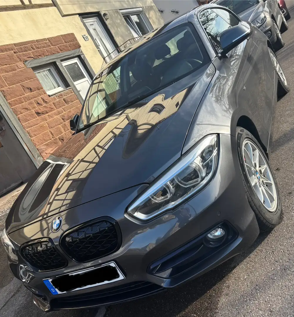 BMW 116 1er Diesel (3-Türer) 116d Šedá - 1