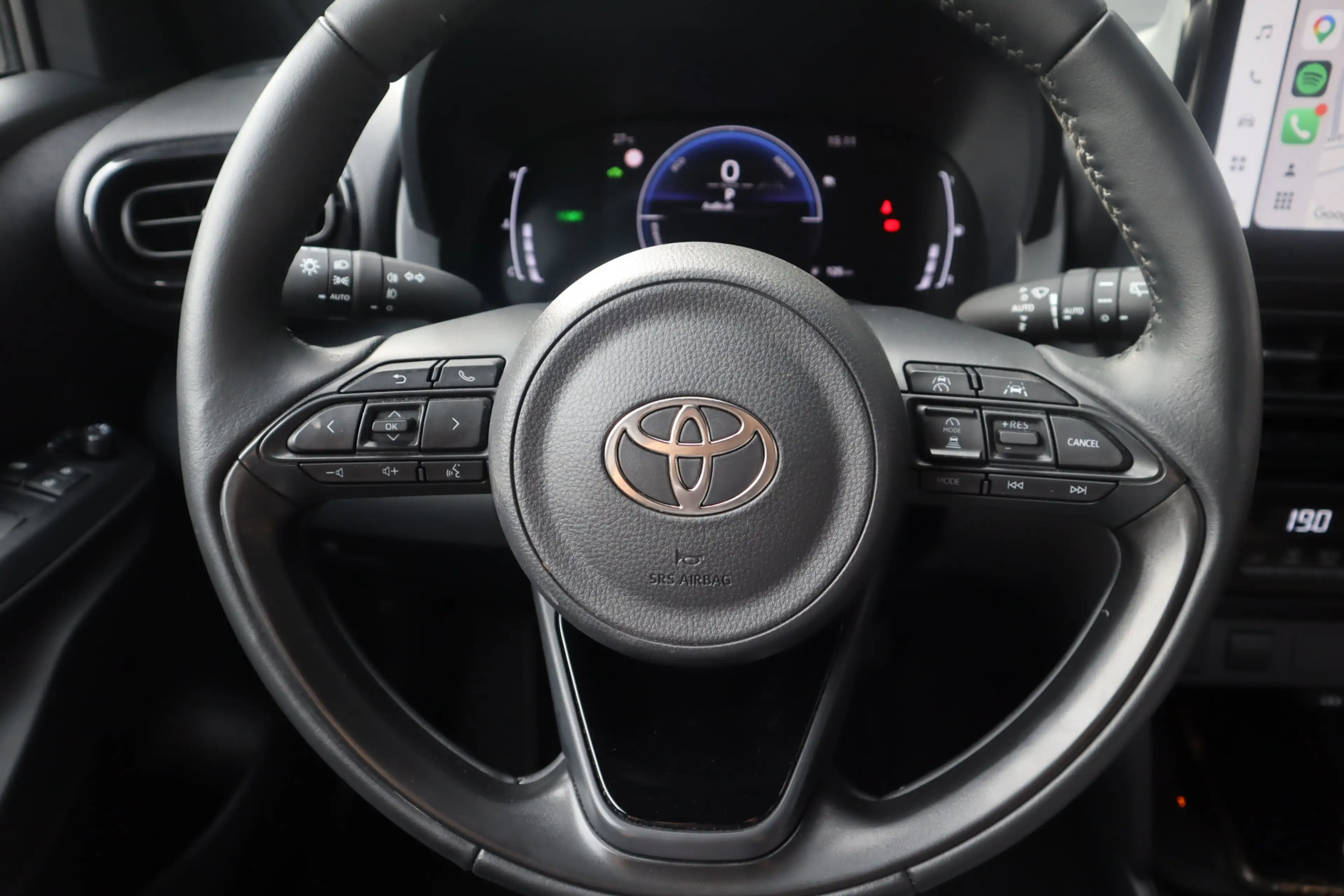 Toyota Yaris Cross 1.5 Hybrid 130 Dynamic | ACC | Carplay | Camera | — photo 9