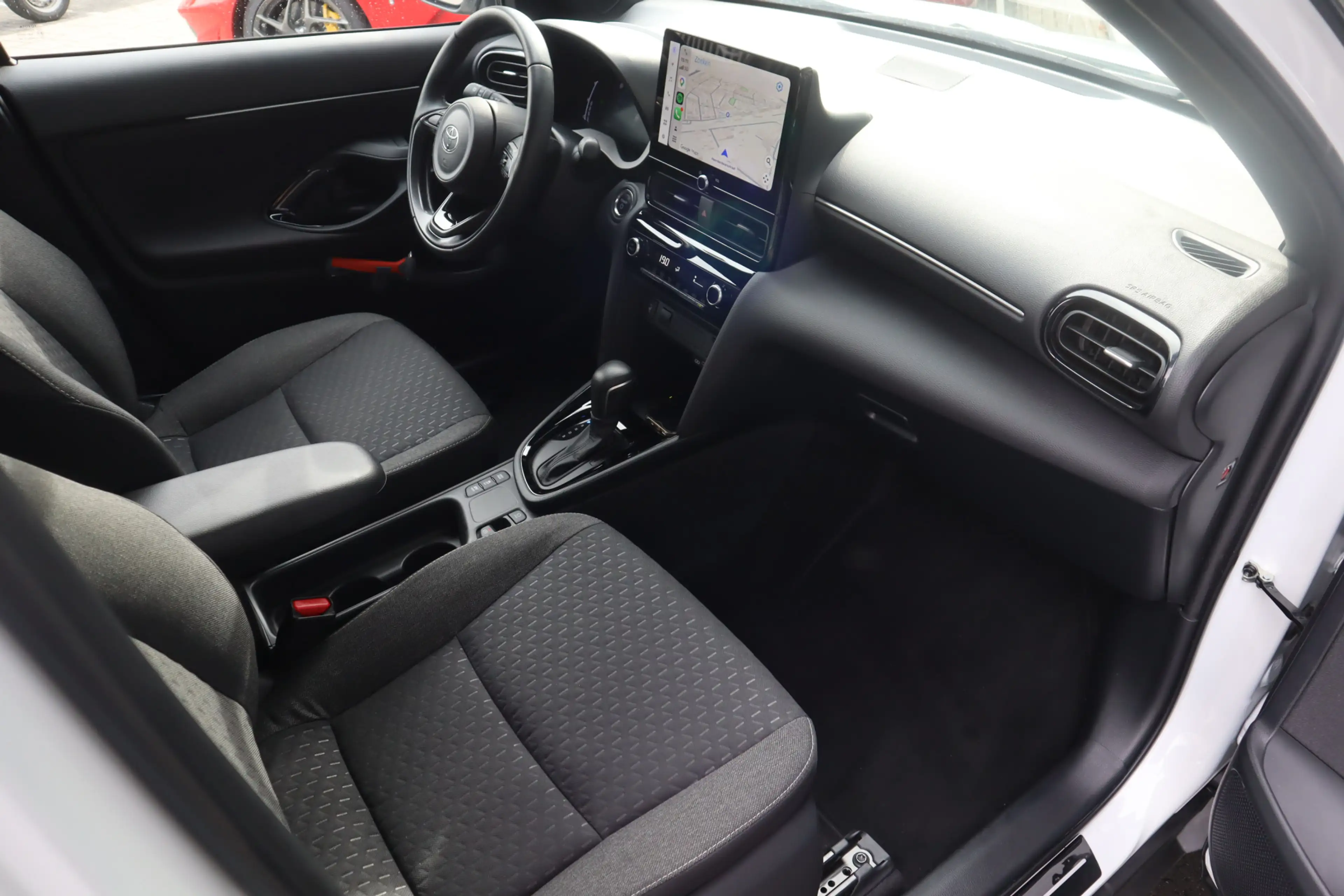 Toyota Yaris Cross 1.5 Hybrid 130 Dynamic | ACC | Carplay | Camera | — photo 6