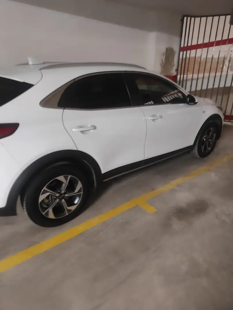 Kia XCeed 1.6 MHEV Eco-Dynamics Emotion - 2