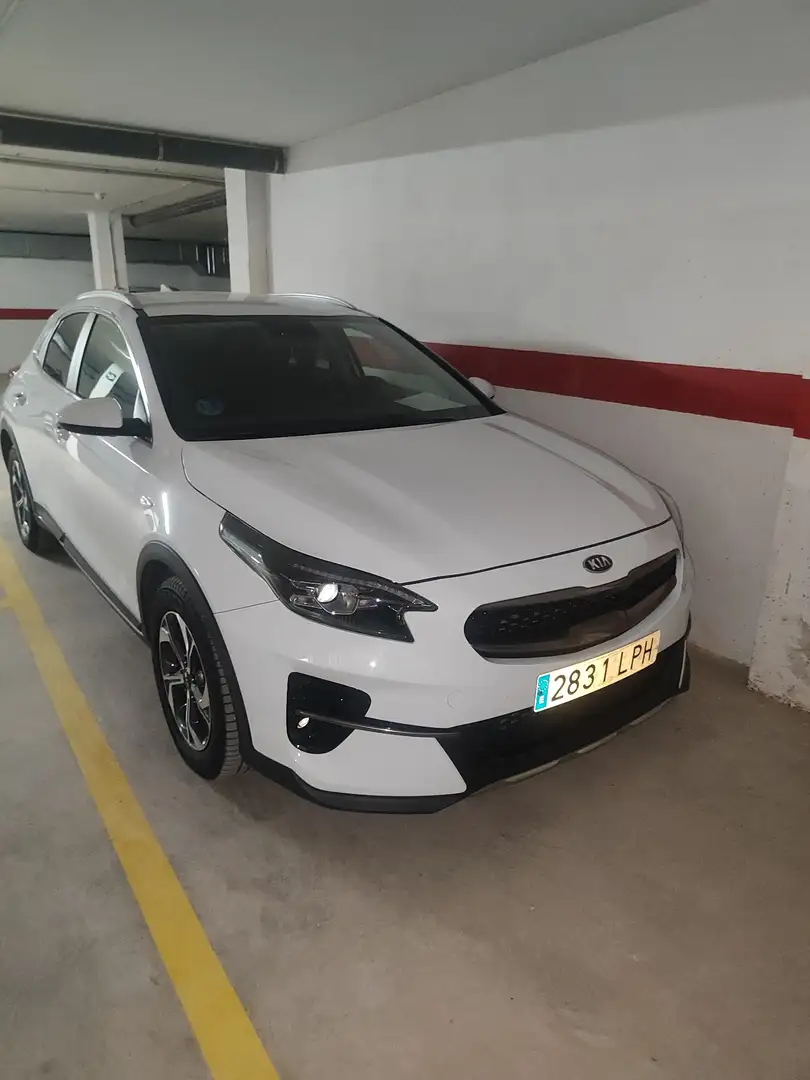 Kia XCeed 1.6 MHEV Eco-Dynamics Emotion - 1