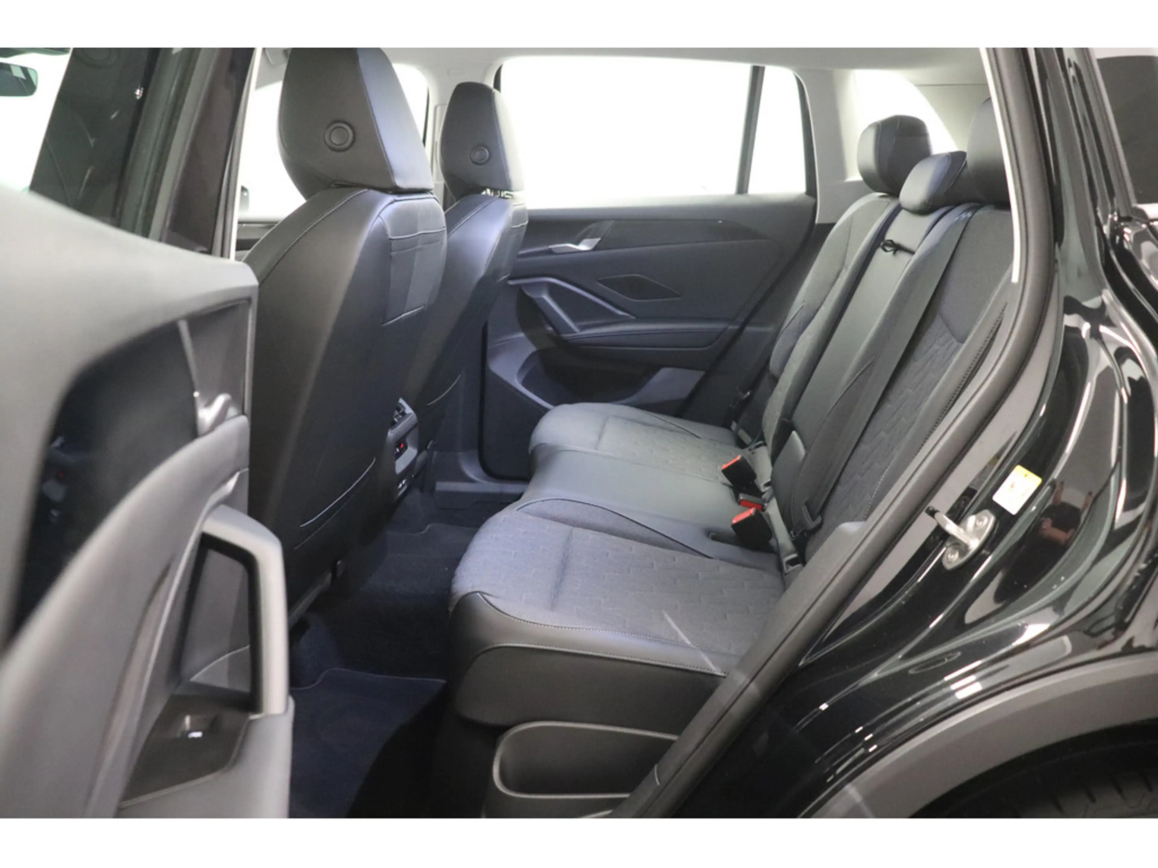 Volkswagen Tiguan Life 2.0 TDI SCR 4MOTION — photo 14