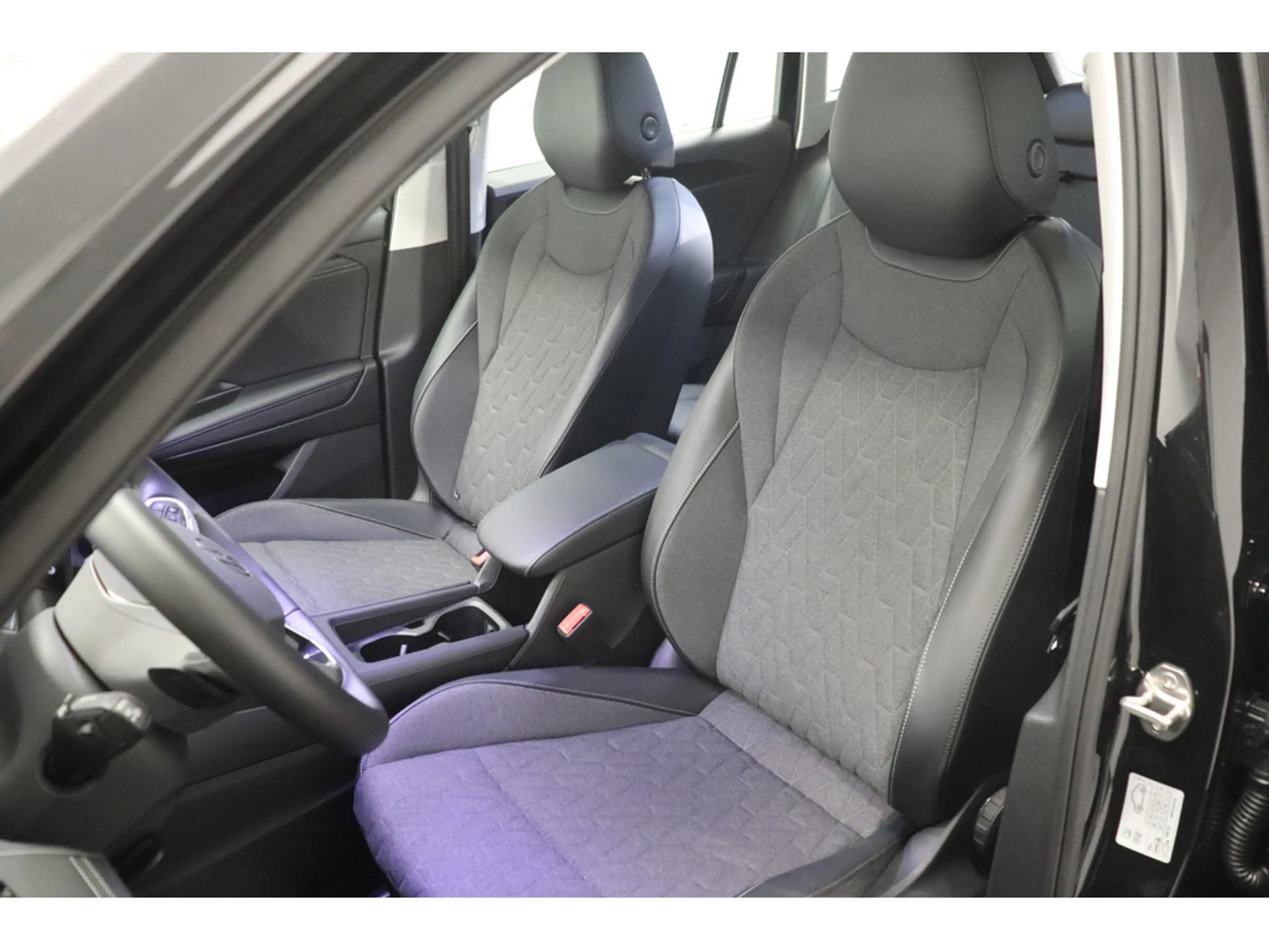 Volkswagen Tiguan Life 2.0 TDI SCR 4MOTION — photo 11