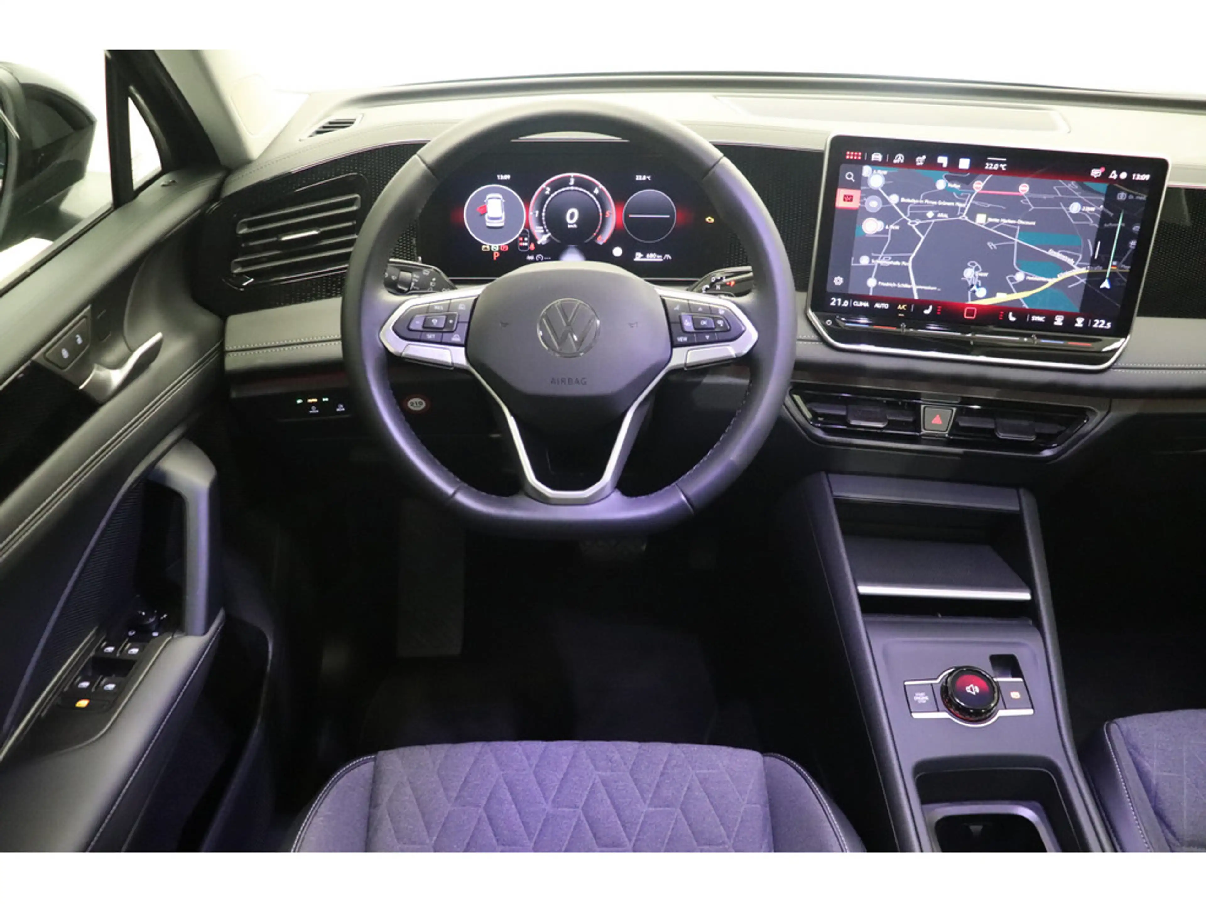 Volkswagen Tiguan Life 2.0 TDI SCR 4MOTION — photo 15