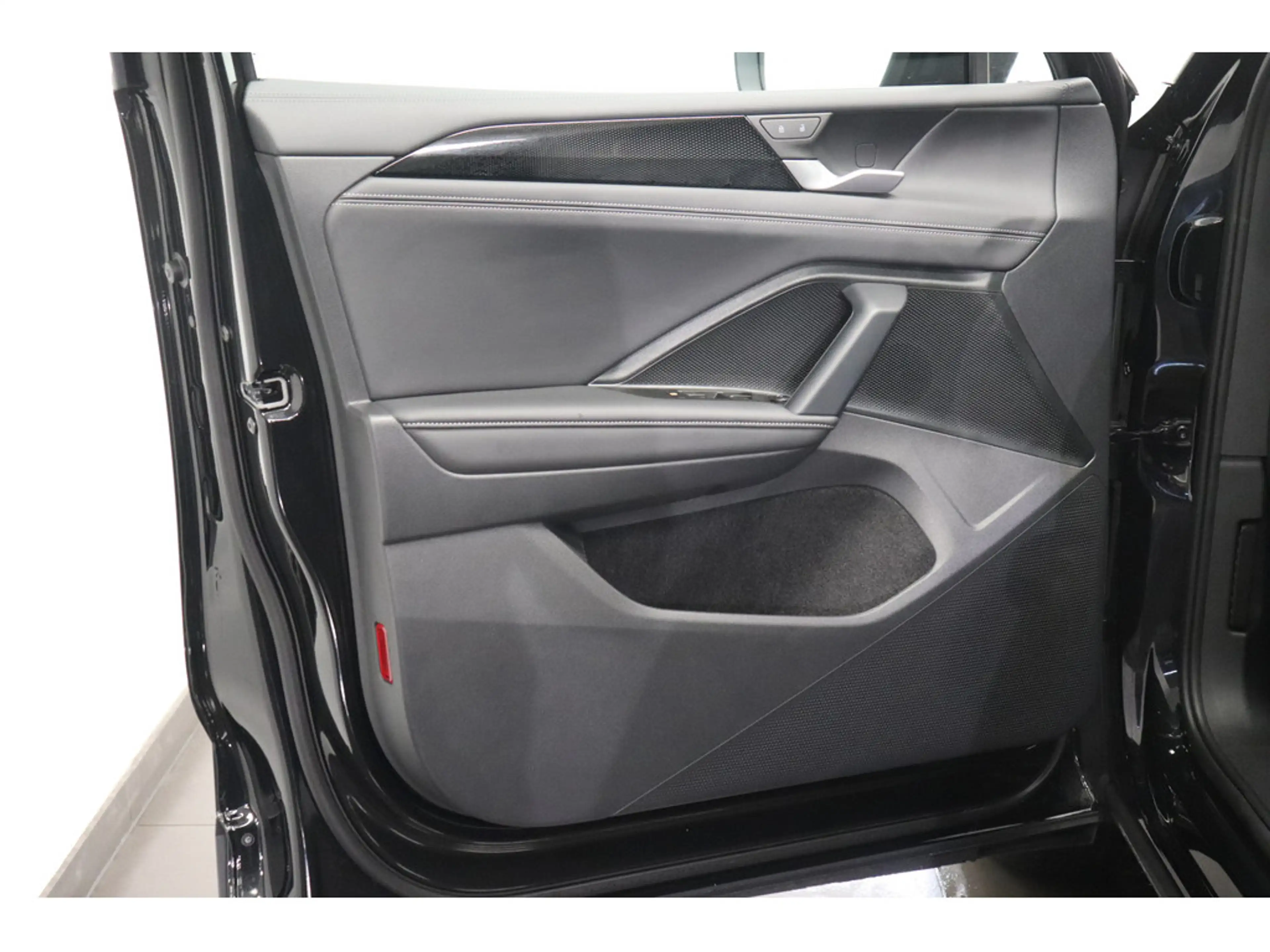 Volkswagen Tiguan Life 2.0 TDI SCR 4MOTION — photo 13