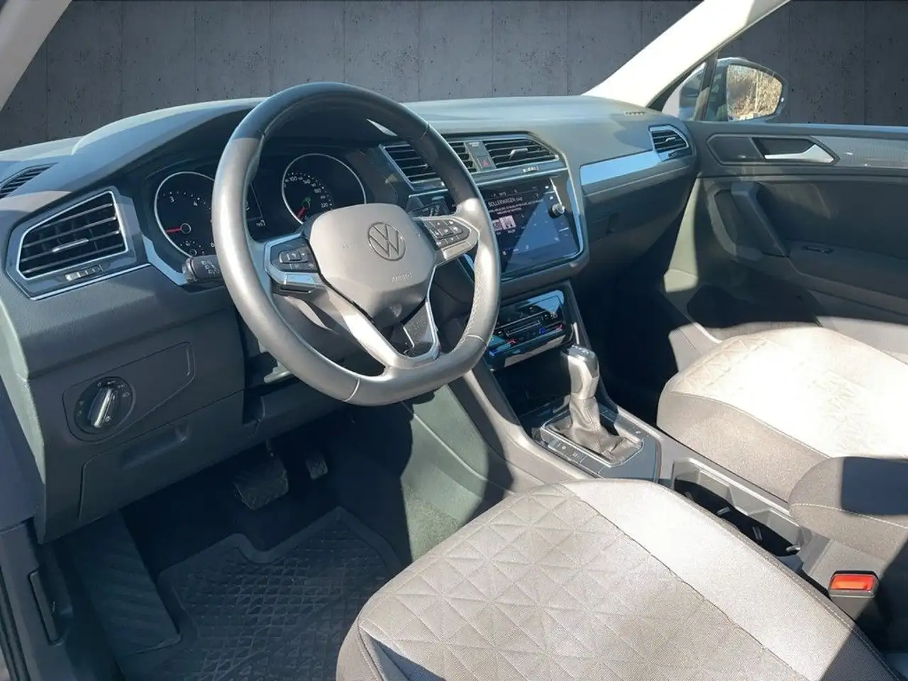 Volkswagen Tiguan 2.0 TDI DSG Life Navi IQ.Light AHK 11