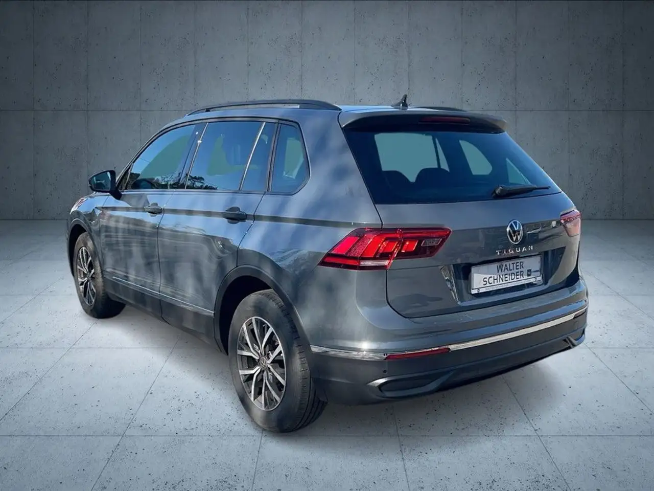 Volkswagen Tiguan 2.0 TDI DSG Life Navi IQ.Light AHK 5