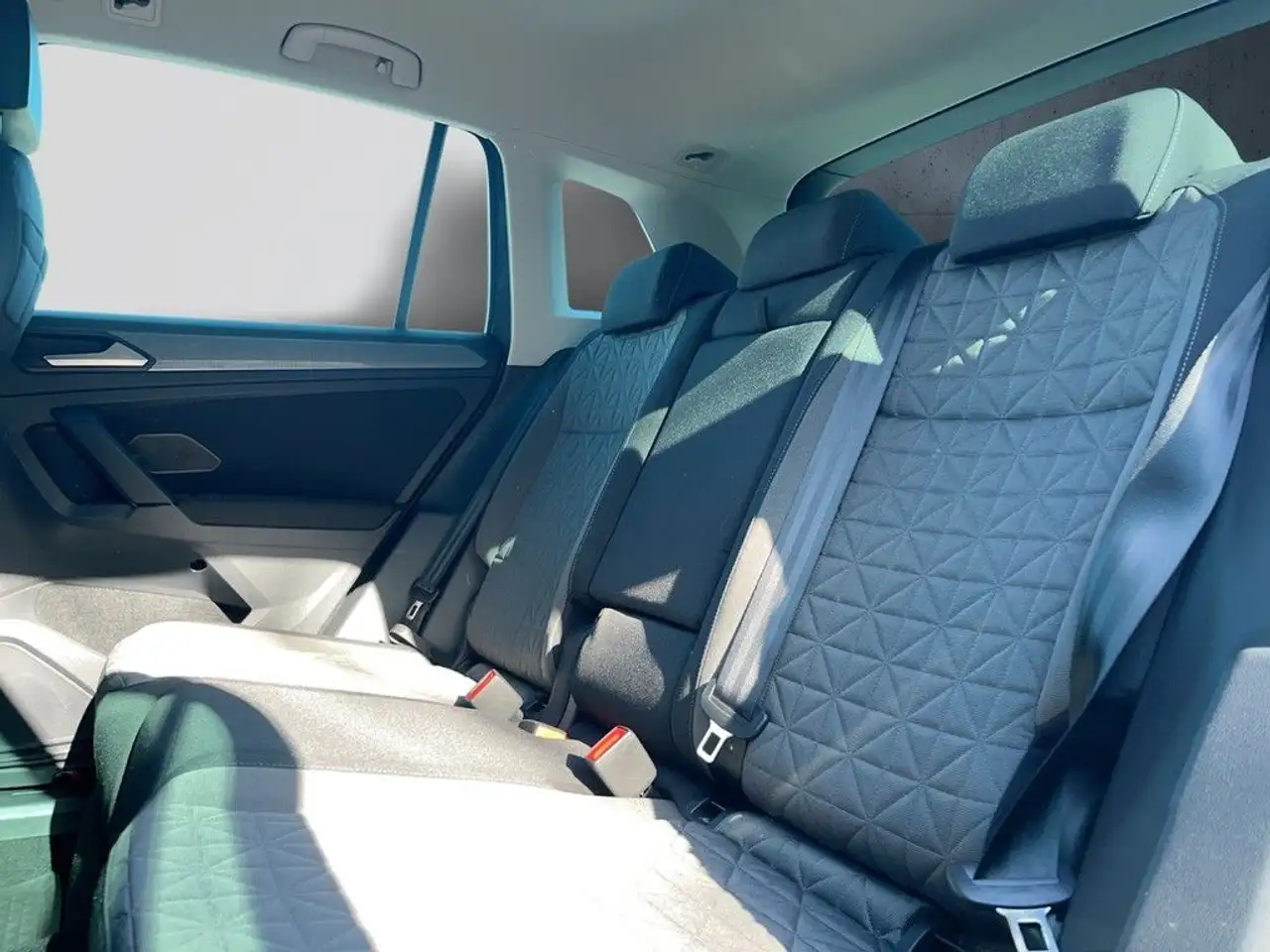 Volkswagen Tiguan 2.0 TDI DSG Life Navi IQ.Light AHK 14