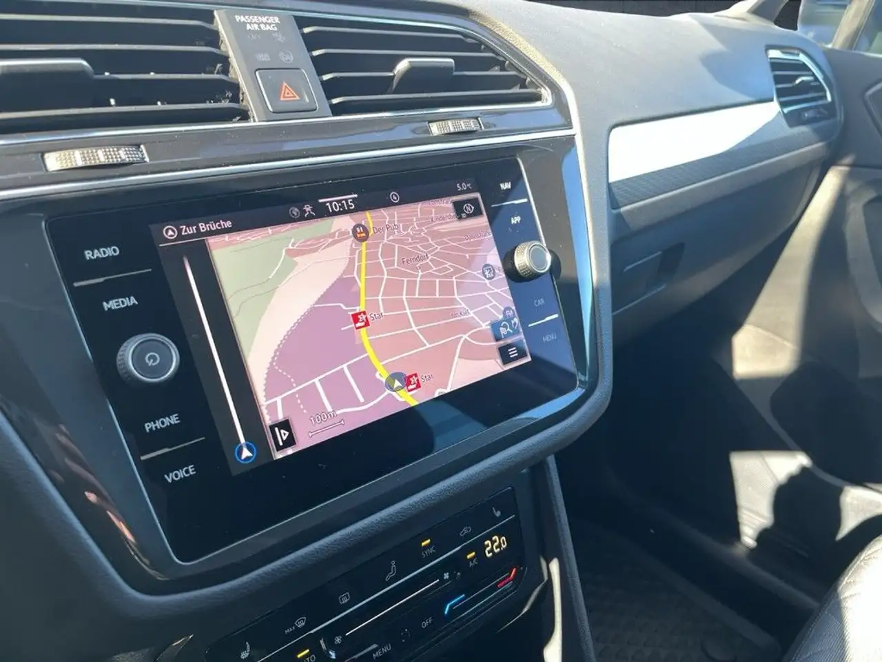 Volkswagen Tiguan 2.0 TDI DSG Life Navi IQ.Light AHK 21