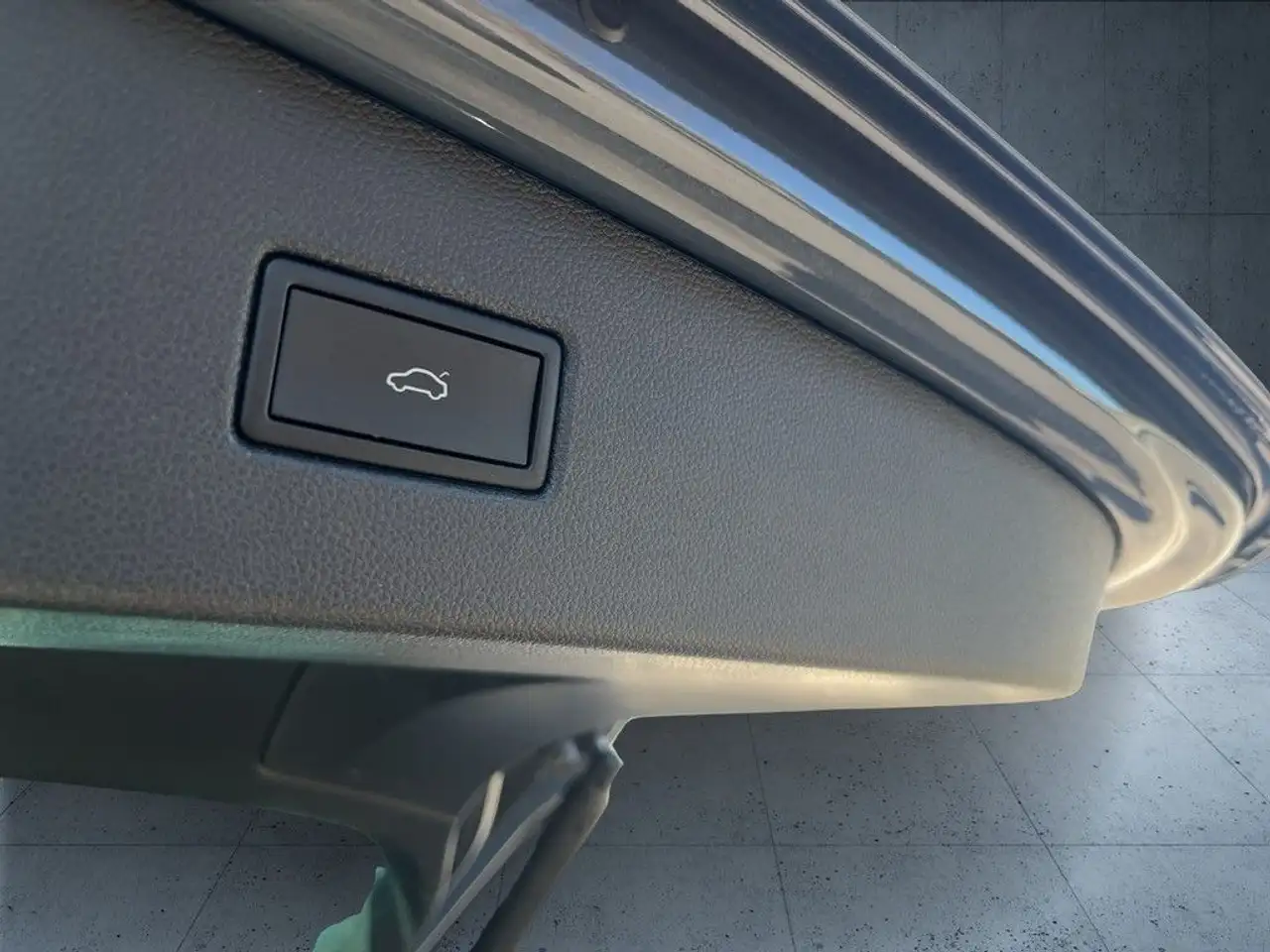 Volkswagen Tiguan 2.0 TDI DSG Life Navi IQ.Light AHK 16