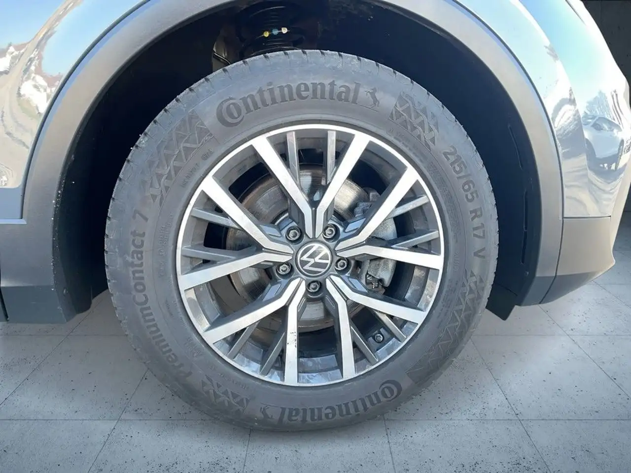 Volkswagen Tiguan 2.0 TDI DSG Life Navi IQ.Light AHK 9