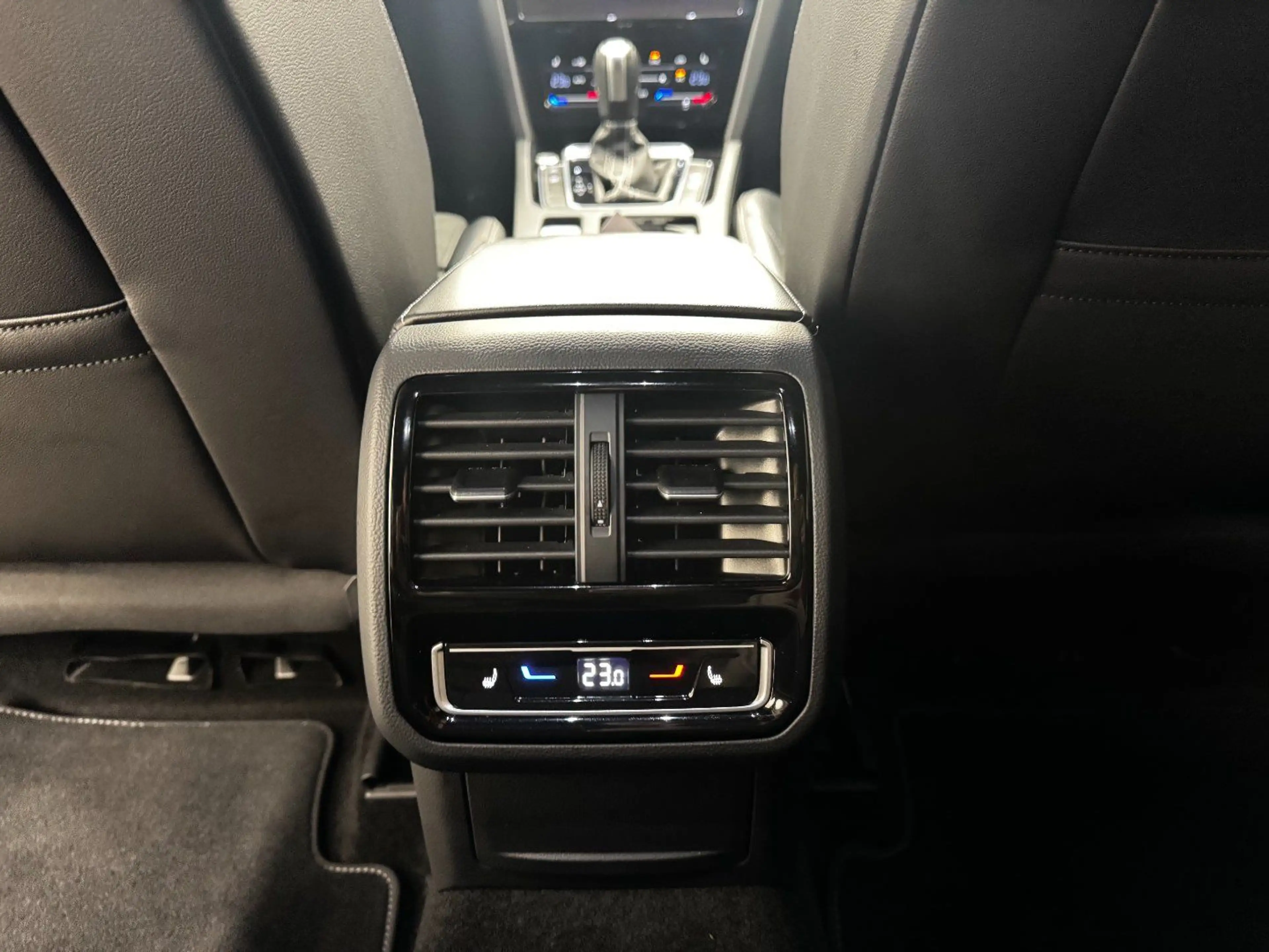 Volkswagen Arteon Kombi 2.0 TDI R-Line 4Motion /MATRIX-LED/VIRTUAL/ — photo 13