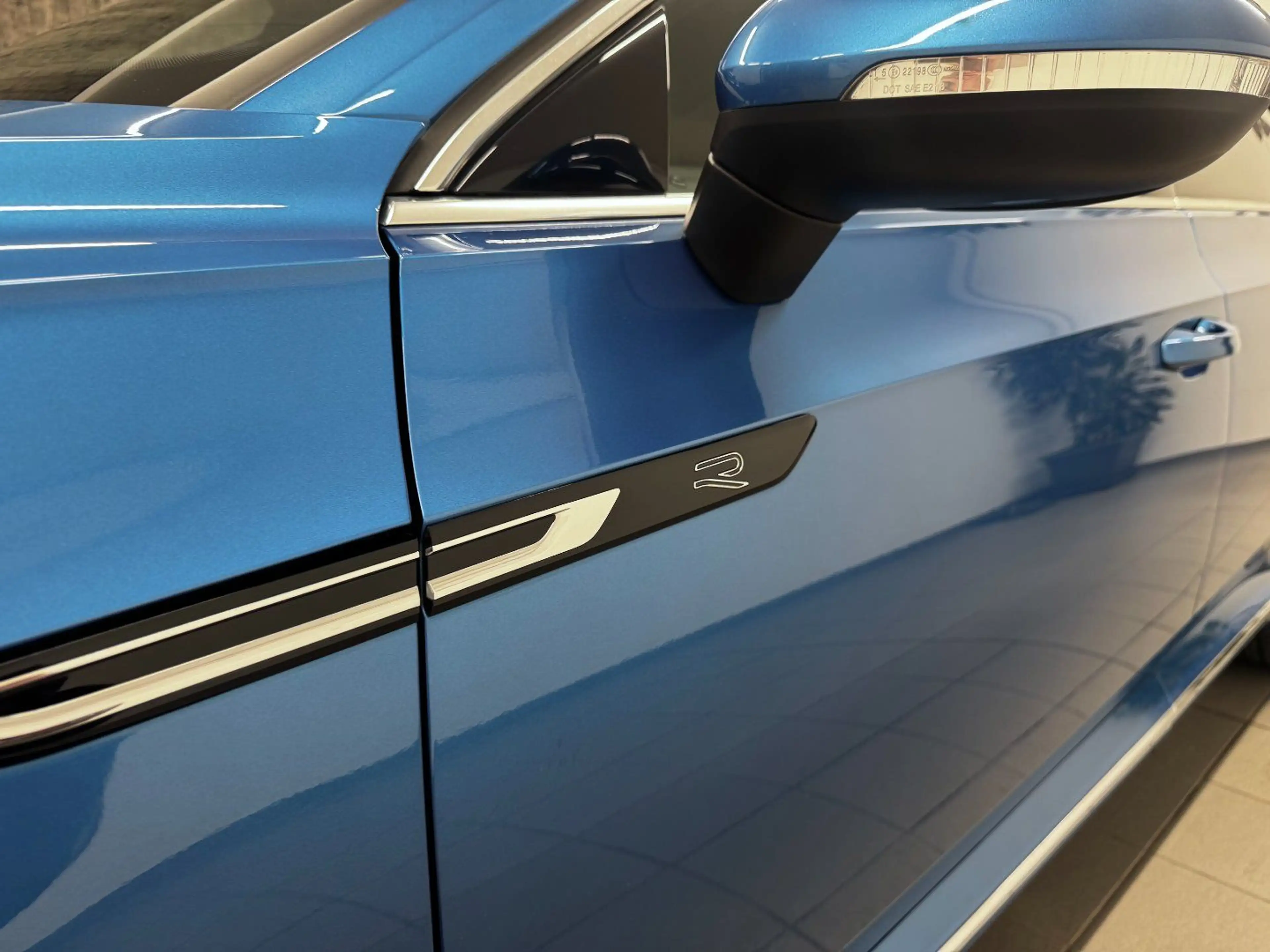 Volkswagen Arteon Kombi 2.0 TDI R-Line 4Motion /MATRIX-LED/VIRTUAL/ — photo 9