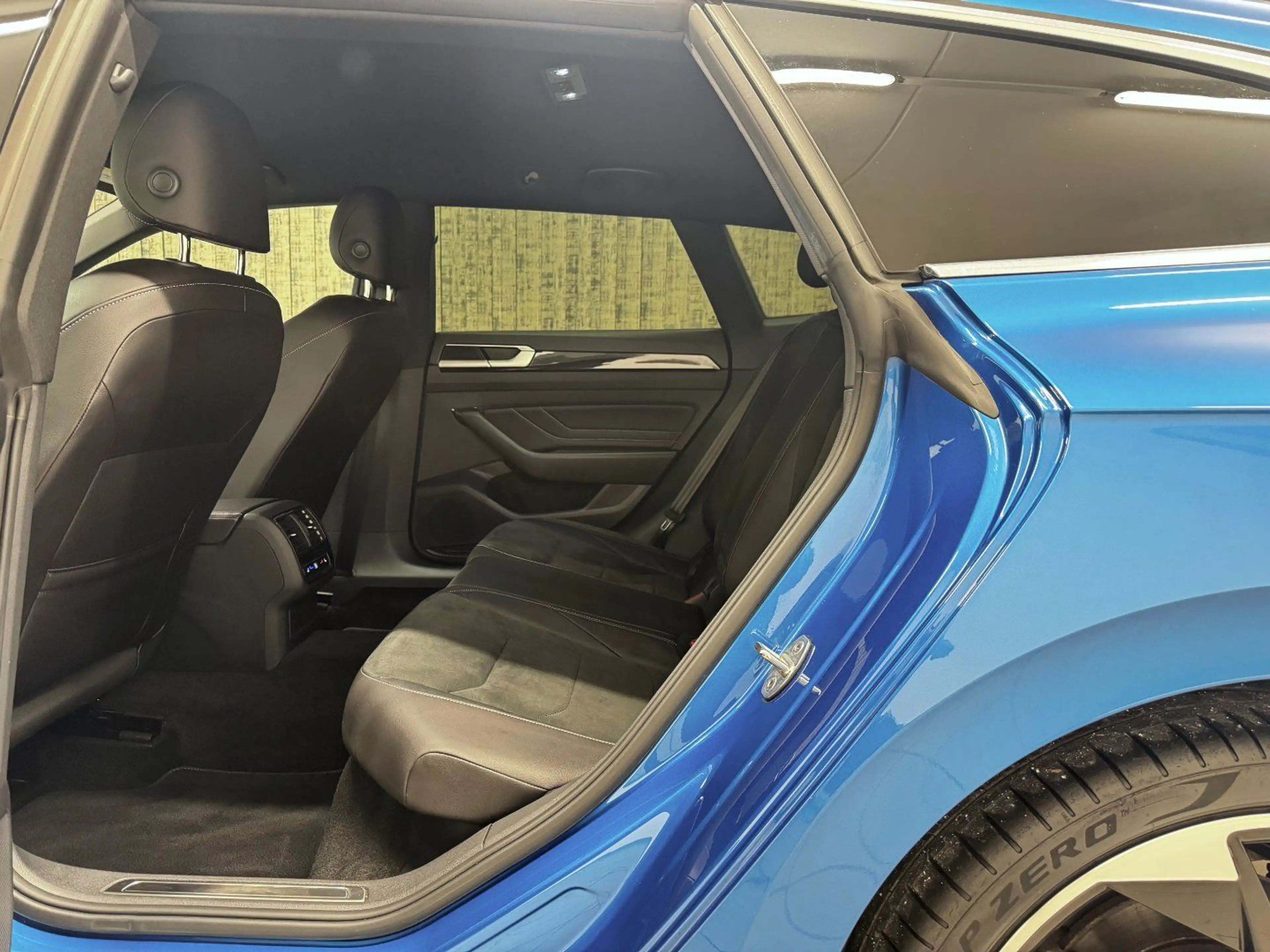 Volkswagen Arteon Kombi 2.0 TDI R-Line 4Motion /MATRIX-LED/VIRTUAL/ — photo 12
