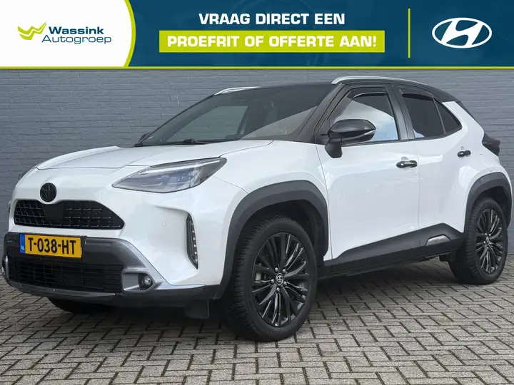 Toyota Yaris Cross 1.5 Hybrid Adventure All Season Banden | Navigatie