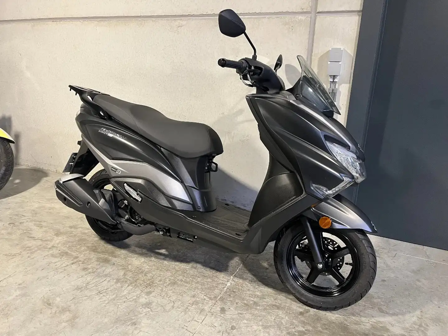 Suzuki Burgman 125 in nieuwstaat - 1