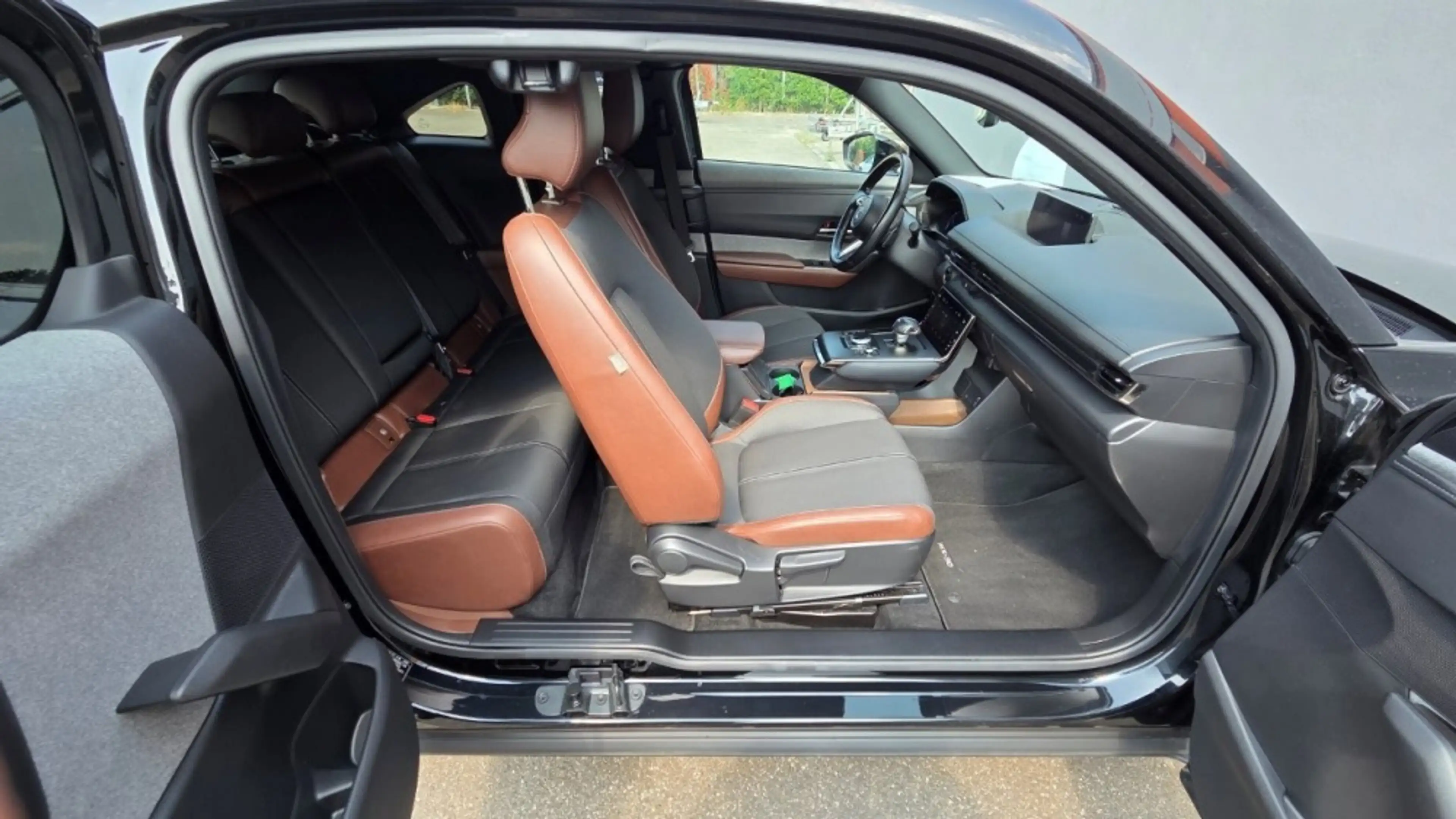 Mazda MX-30 e-Skyactiv Advantage — photo 6