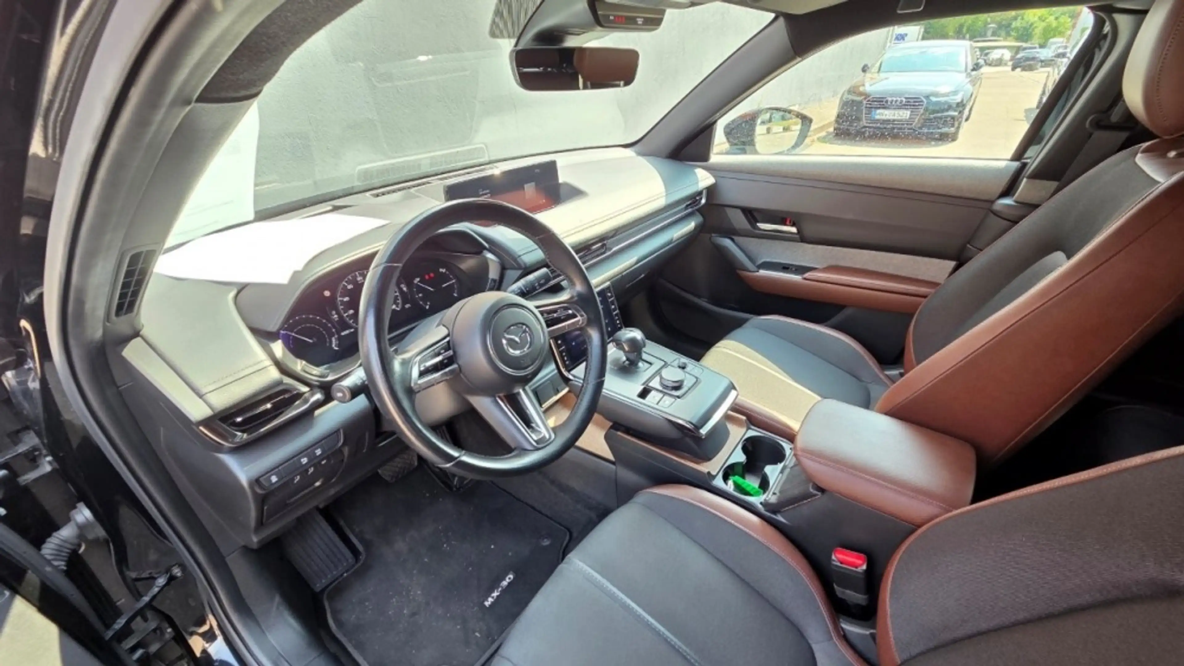 Mazda MX-30 e-Skyactiv Advantage — photo 10