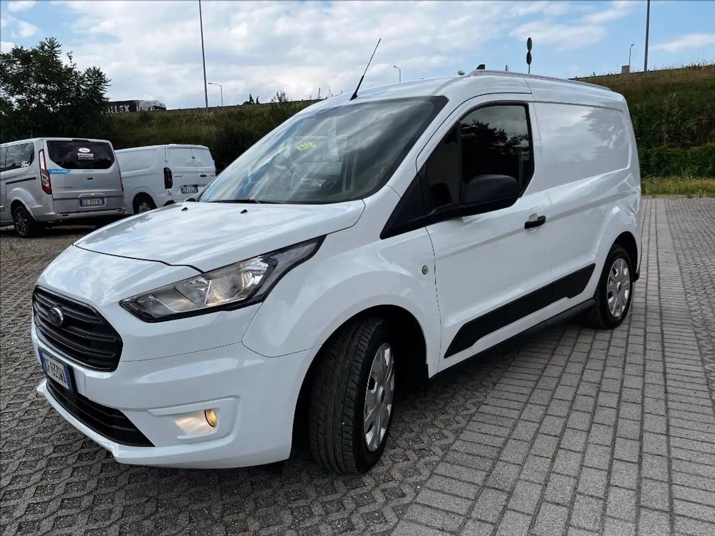 Ford Transit Connect 220 1.5 tdci 100cv Trend L1H1 E6 Blanco - 2