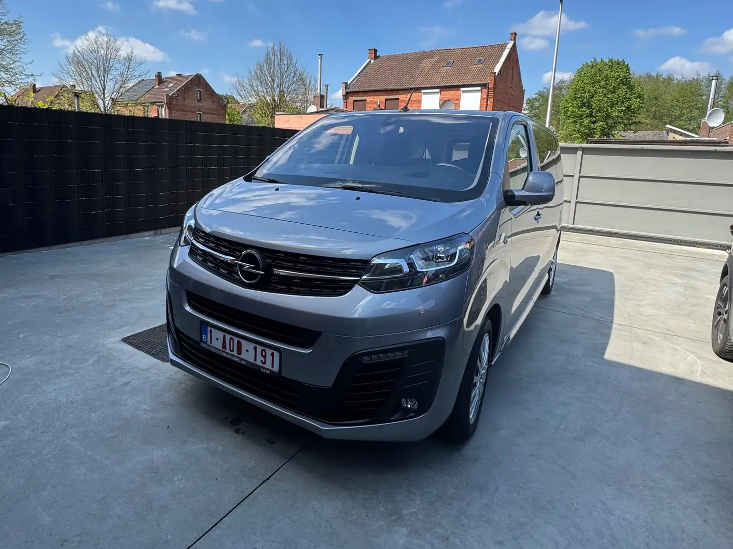 Opel Zafira Life 1.5 D M Selection Stříbrná - 1