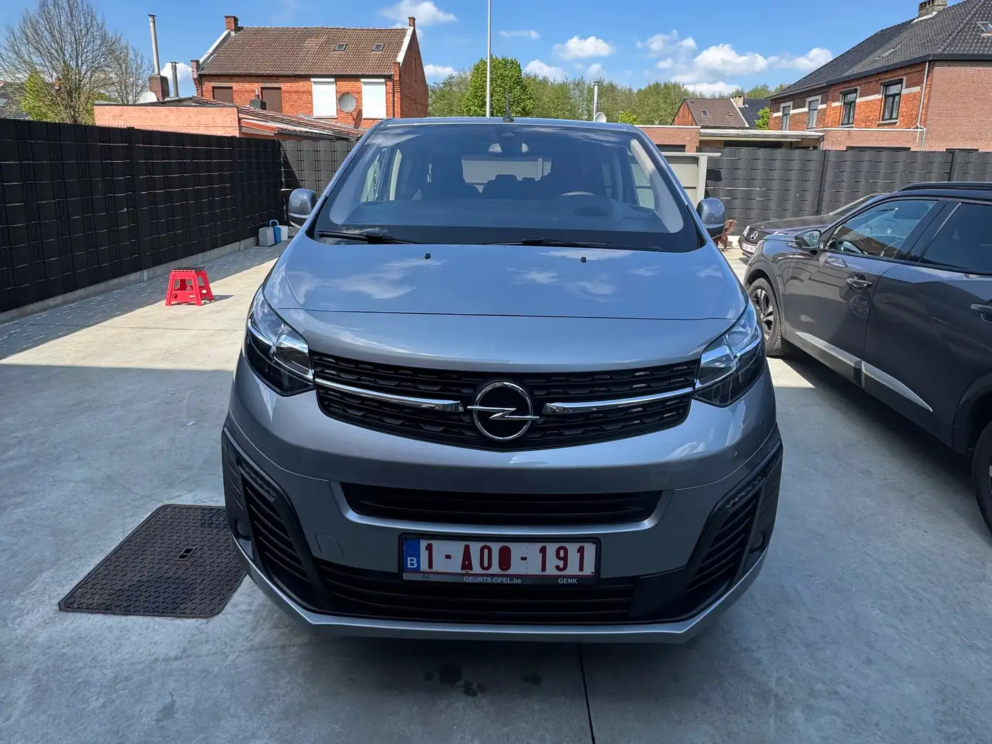 Opel Zafira Life 1.5 D M Selection Stříbrná - 2