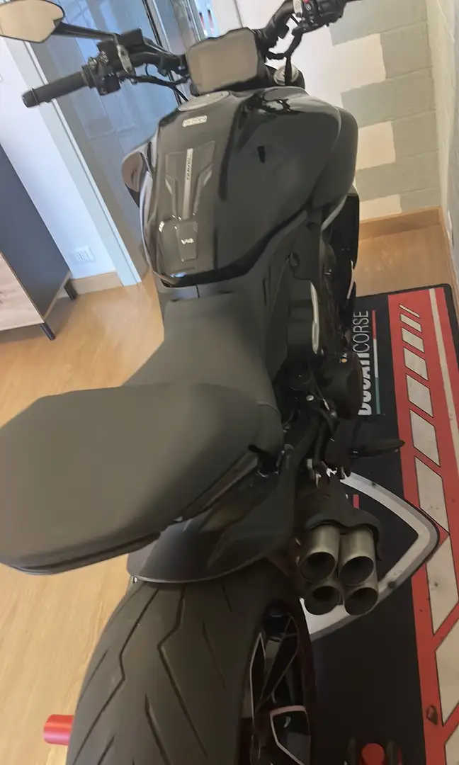 Ducati Diavel v4 - 1