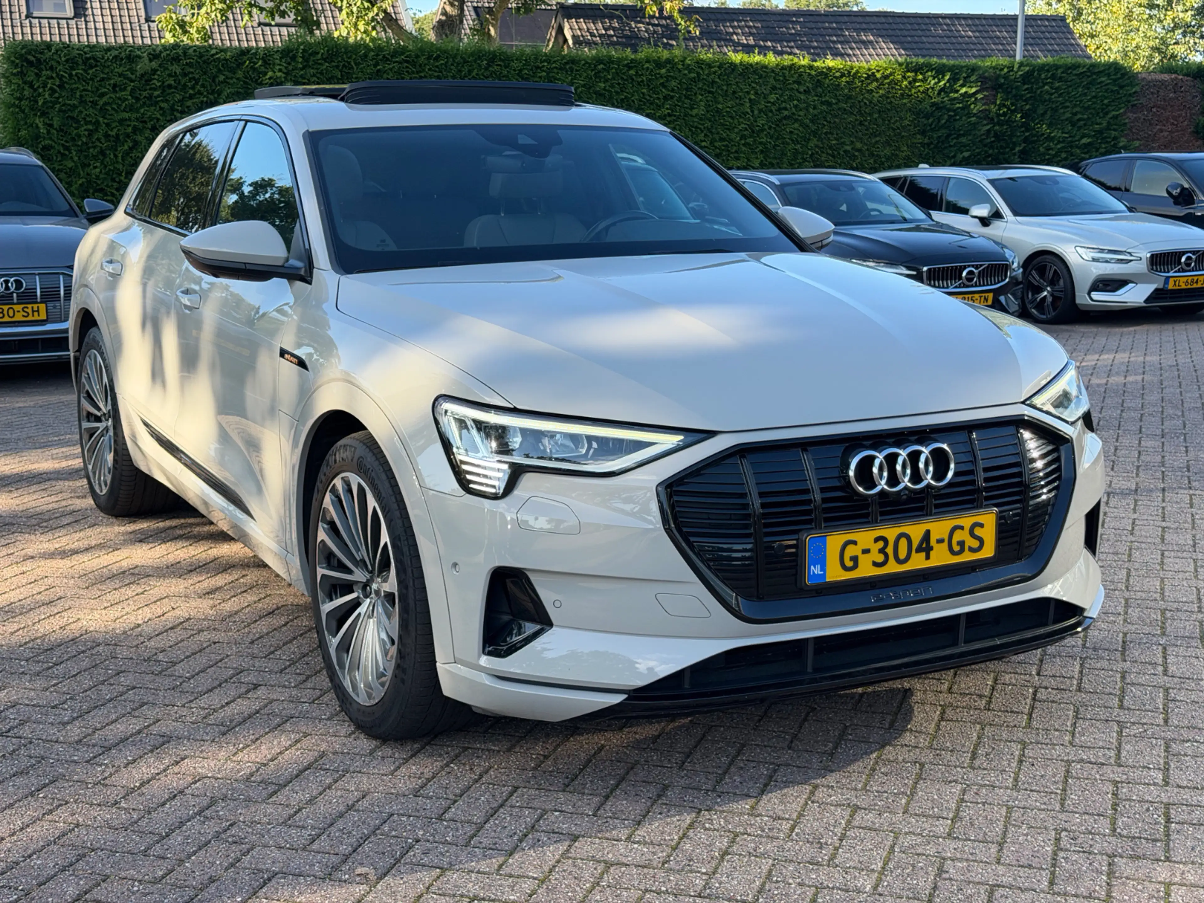Audi e-tron e-tron 55 quattro advanced 95 kWh / SoH 93% / Pano — photo 4