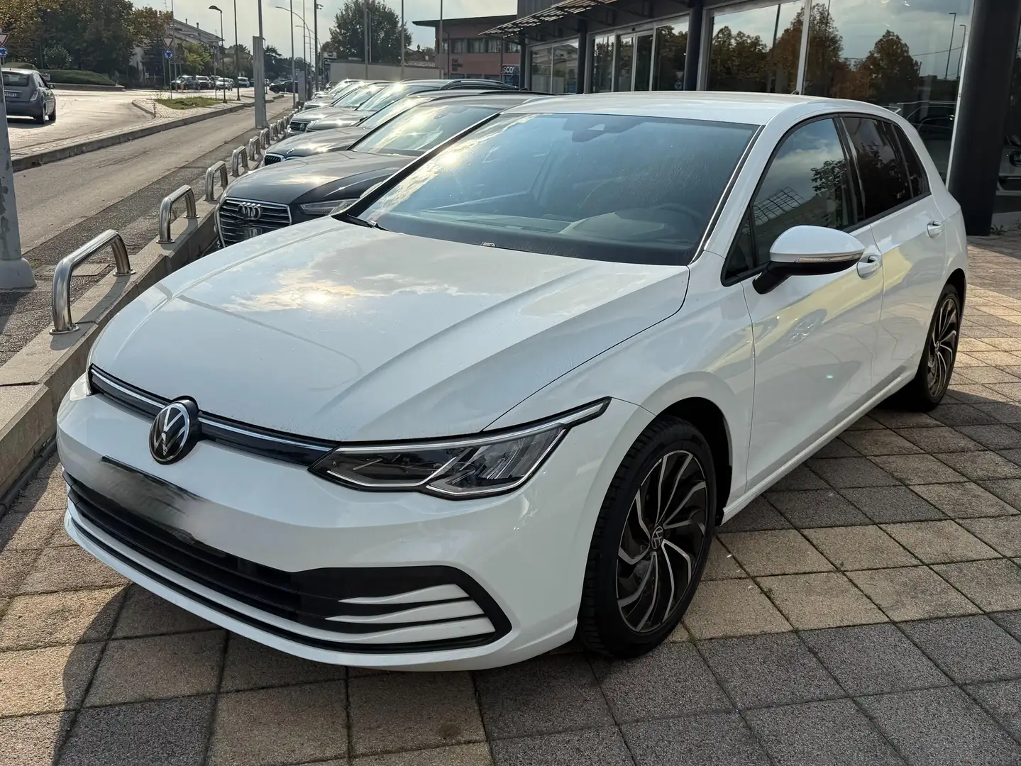 Volkswagen Golf 1.5 tgi Life 130cv dsg Bianco - 1