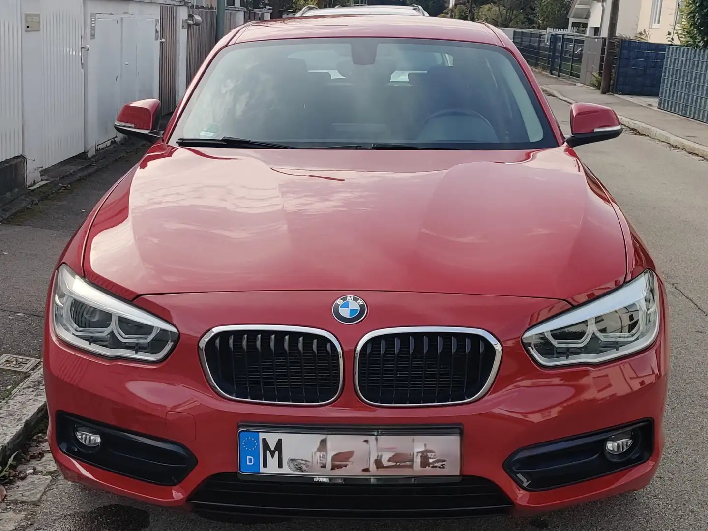 BMW 116 Diesel (5-Türer) 116d Sport Line, Navi, LED Rot - 1