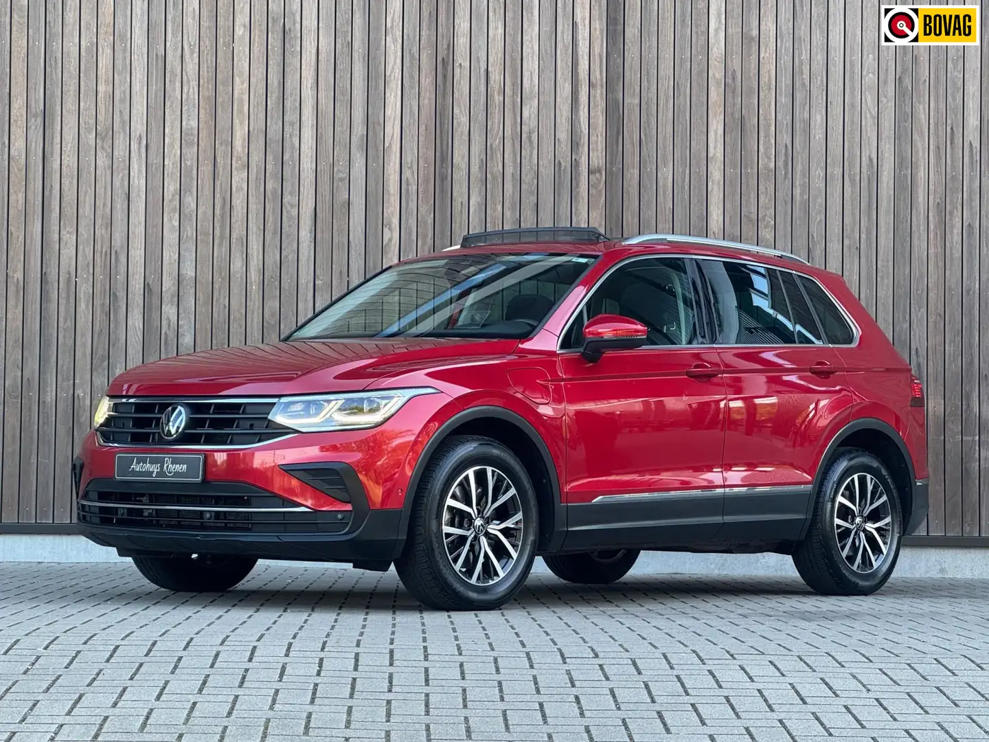 Volkswagen Tiguan 1.4 TSI eHybrid Highline |Pano|Trekhaak| Rood - 1