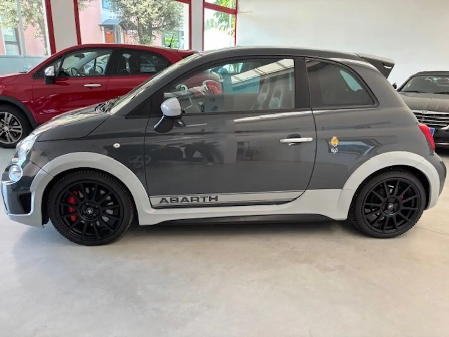 Abarth 695 695 1.4 180CV 70° ANNIVERSARIO SERIE LIMITATA Šedá - 1