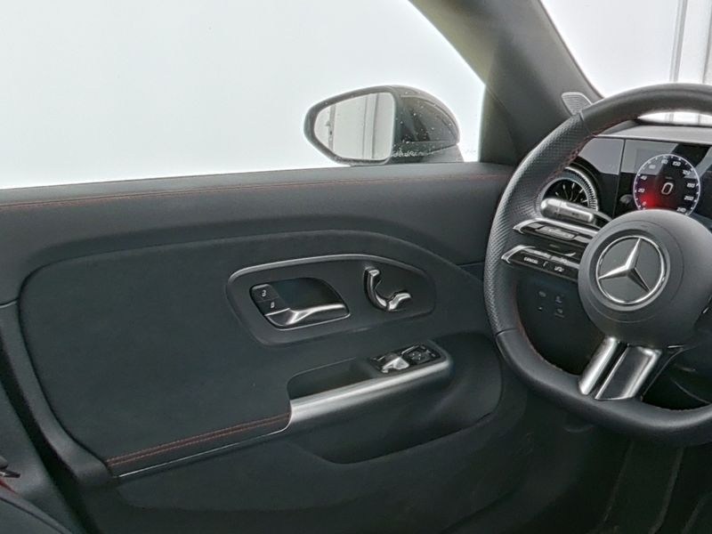Mercedes-Benz CLA 250 + AMG-Sport-Plus/Super/AHK/Night/Distr/19 — photo 9