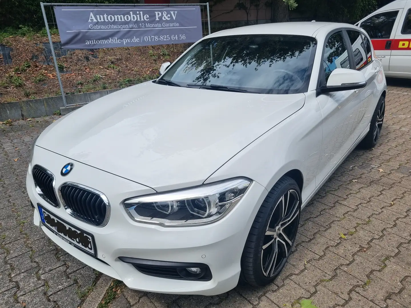 BMW 118 d Advantage*Autom*LED*Navi*Sitzh*PDC* Weiß - 1