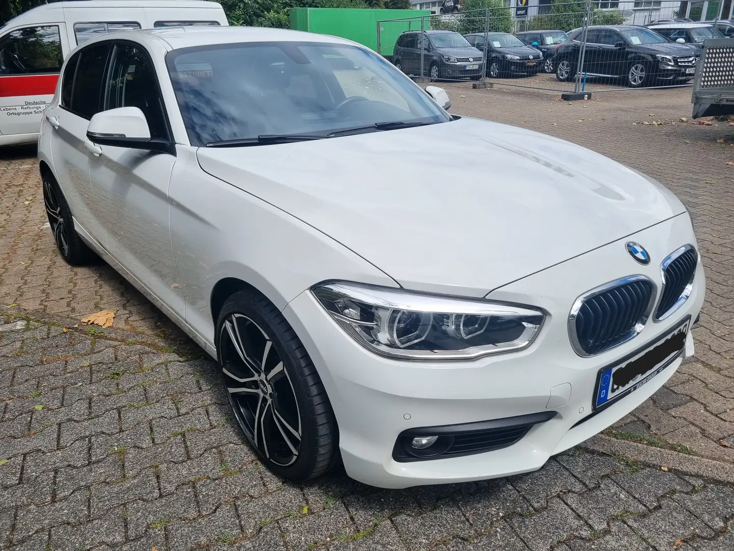 BMW 118 d Advantage*Autom*LED*Navi*Sitzh*PDC* Weiß - 2