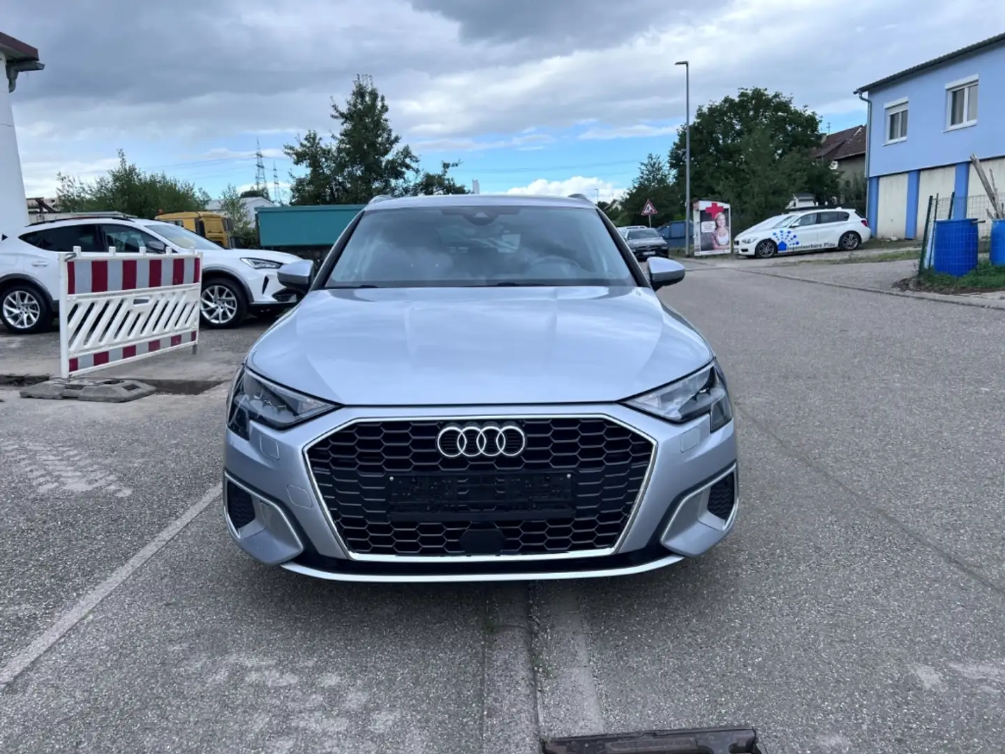 Audi A3 Sportback 1.5 35TFSI adv. ACC NAVI LED RFK DAB Argent - 2