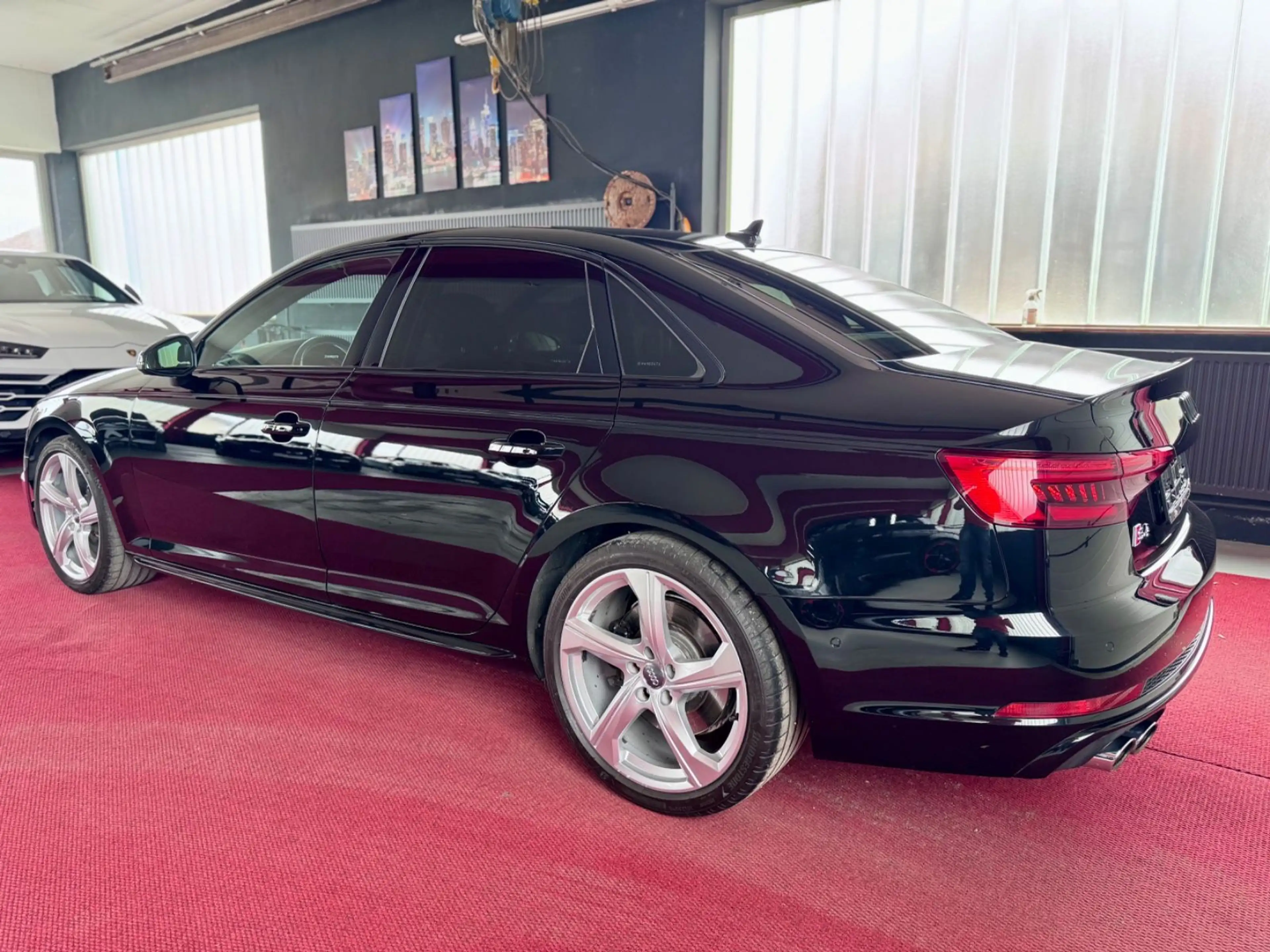 Audi S4 Lim. 3.0TFSI EU ACC 360°B&O Virtual Matrix 19 — photo 8