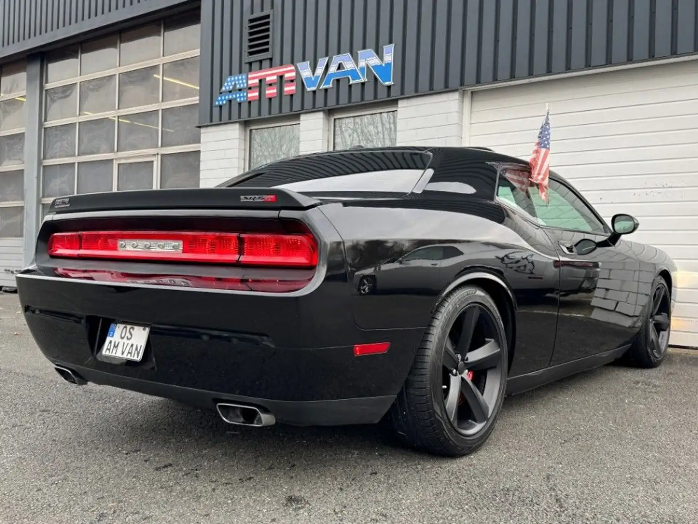 Dodge Challenger 6.1 SRT8 Neuwagenimport Navi SD Leder Schwarz - 2