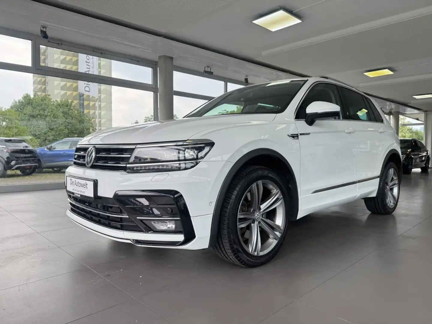 Volkswagen Tiguan High 4Mo 2.0 TDI DSG R-LINE NAVI ACC AHK Weiß - 2