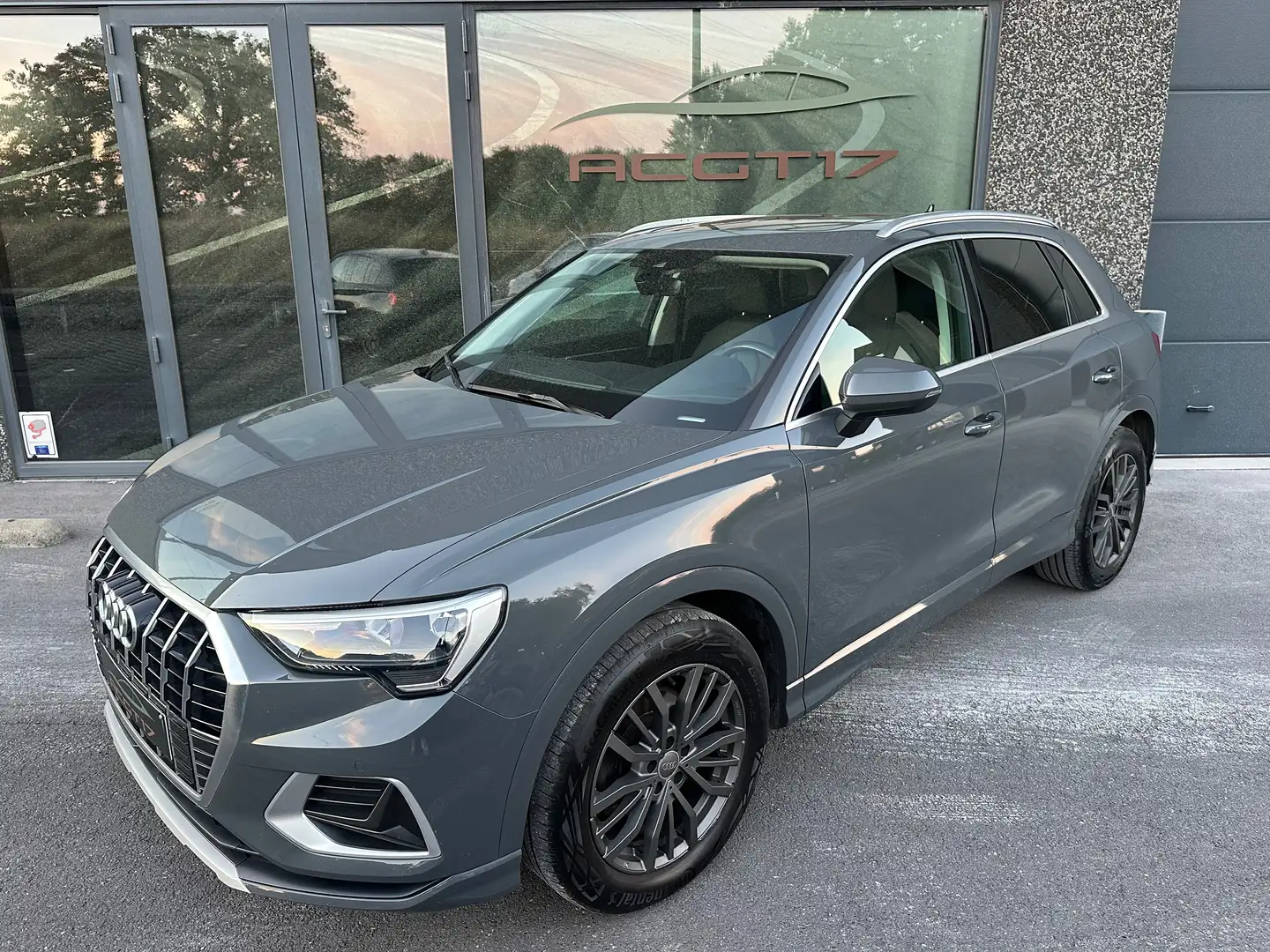 Audi Q3 Q3 35 TDi Business Edition S tronic Full option Gris - 1