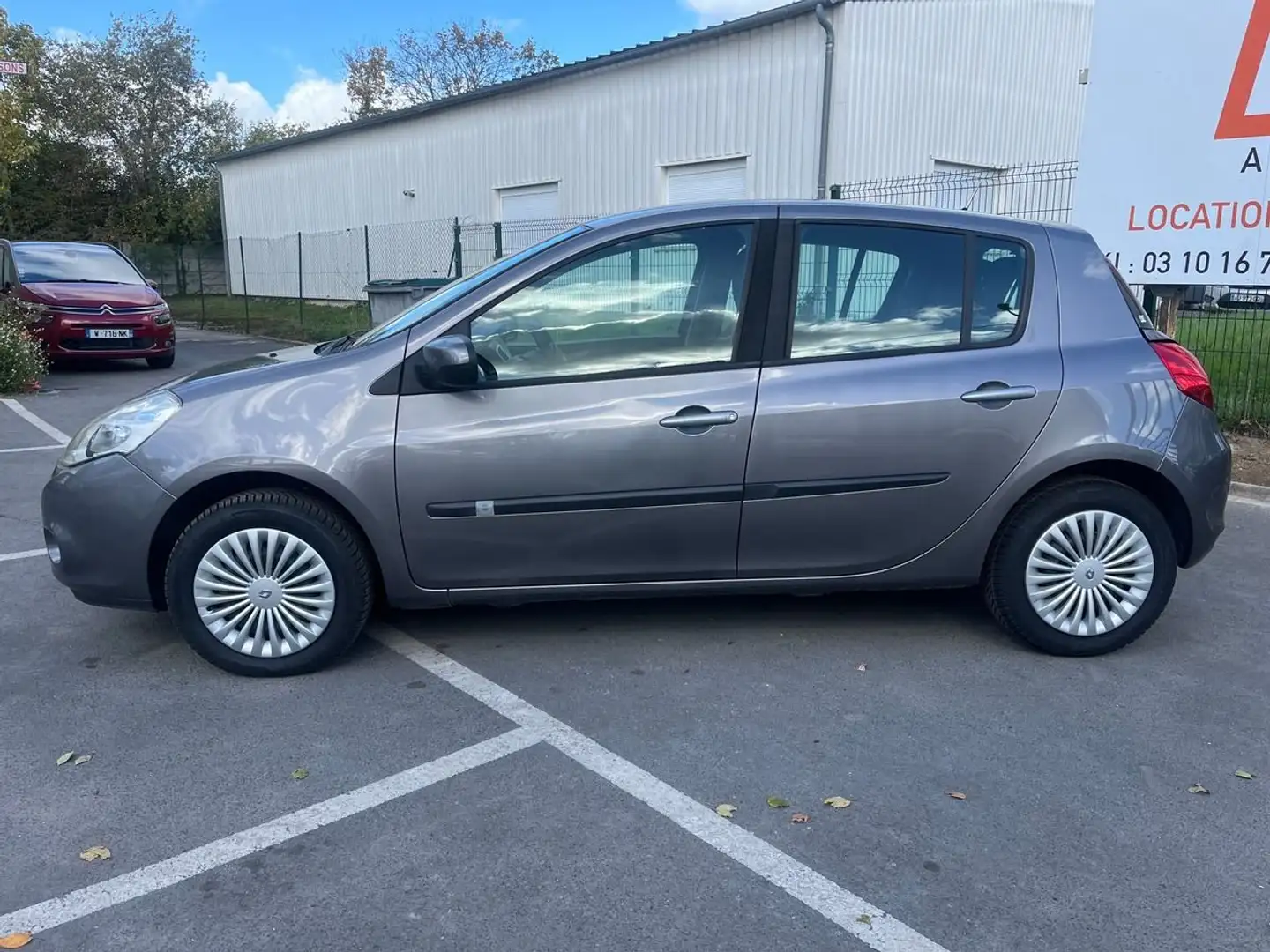Renault Clio iii 1.5 dci 75ch expression Gris - 2