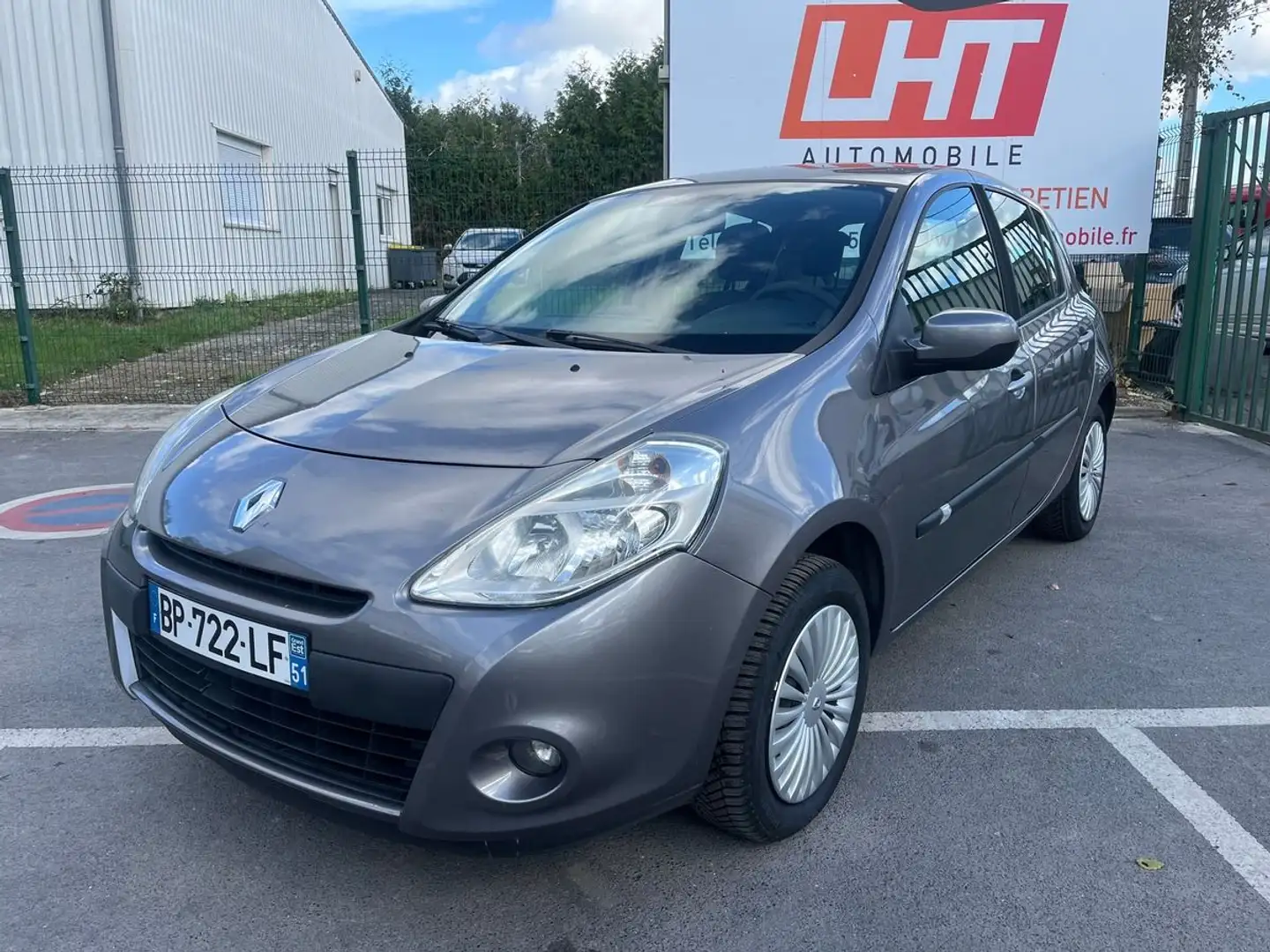 Renault Clio iii 1.5 dci 75ch expression Gris - 1