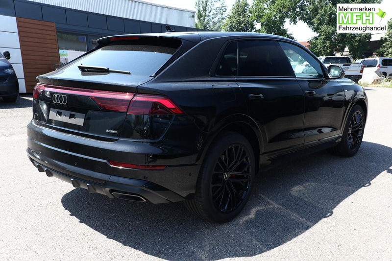 Audi Q8 S line 2xS AssistenzP+ 22Z Laser Pano B&O HUD 2... — photo 2