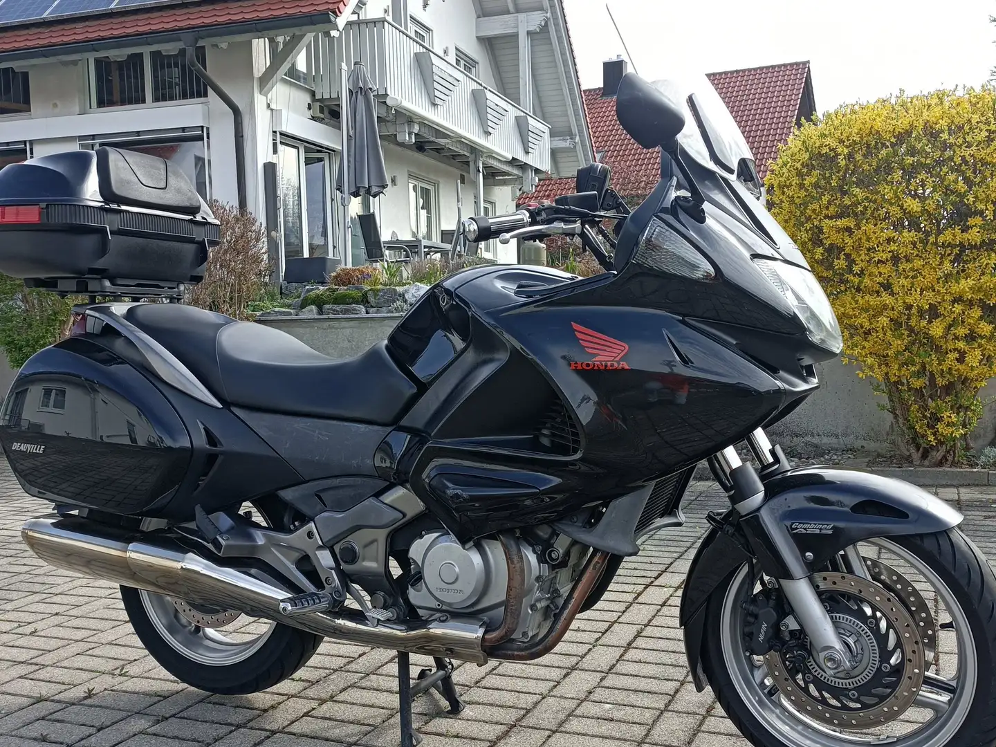 Honda Deauville NT700VA Schwarz - 1