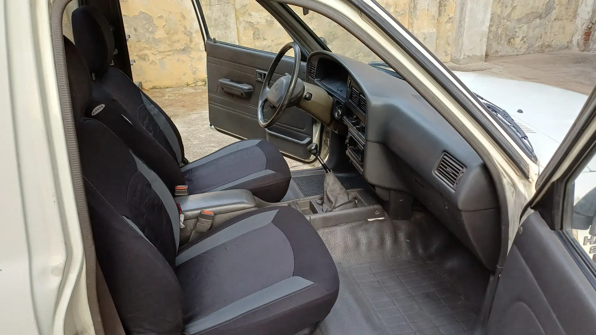 Toyota Hilux Hilux 2.5 extra cab Білий - 2